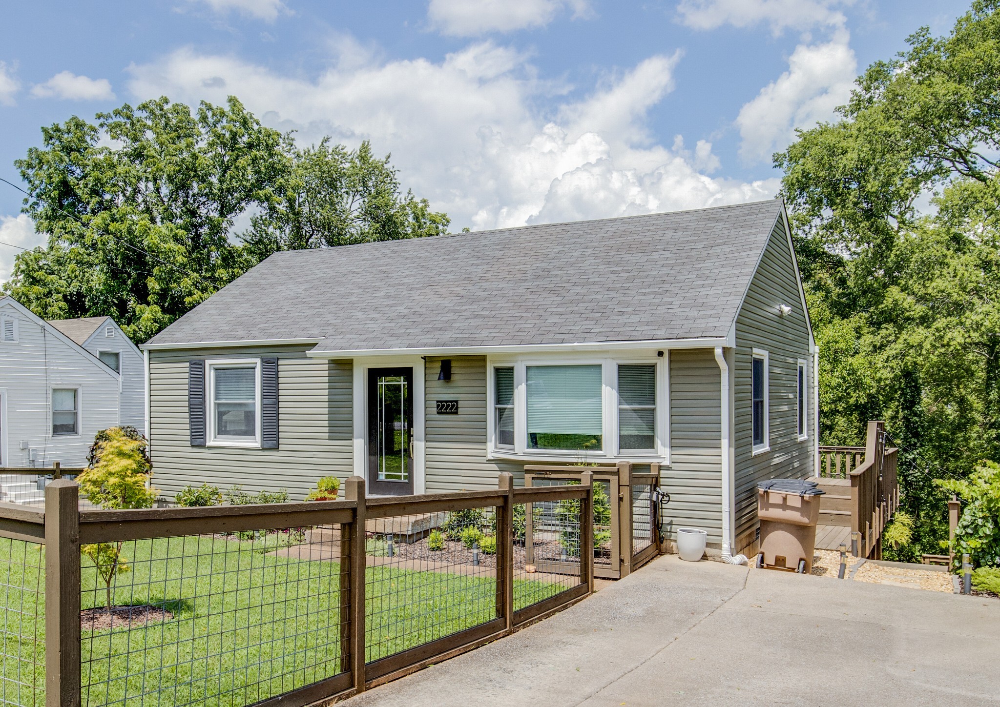 2222 Weona Dr — photo