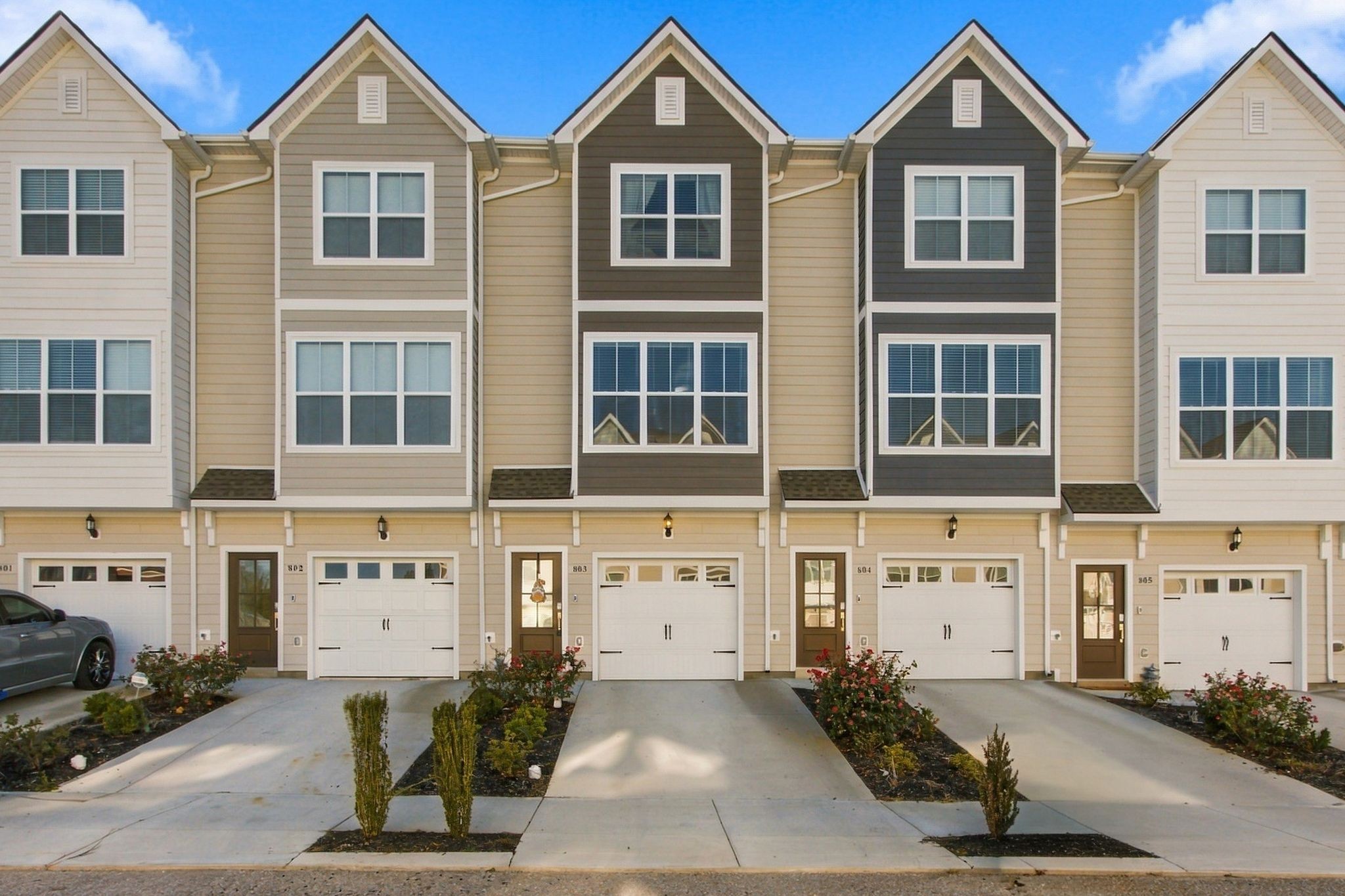 803 Taylor Dr — photo