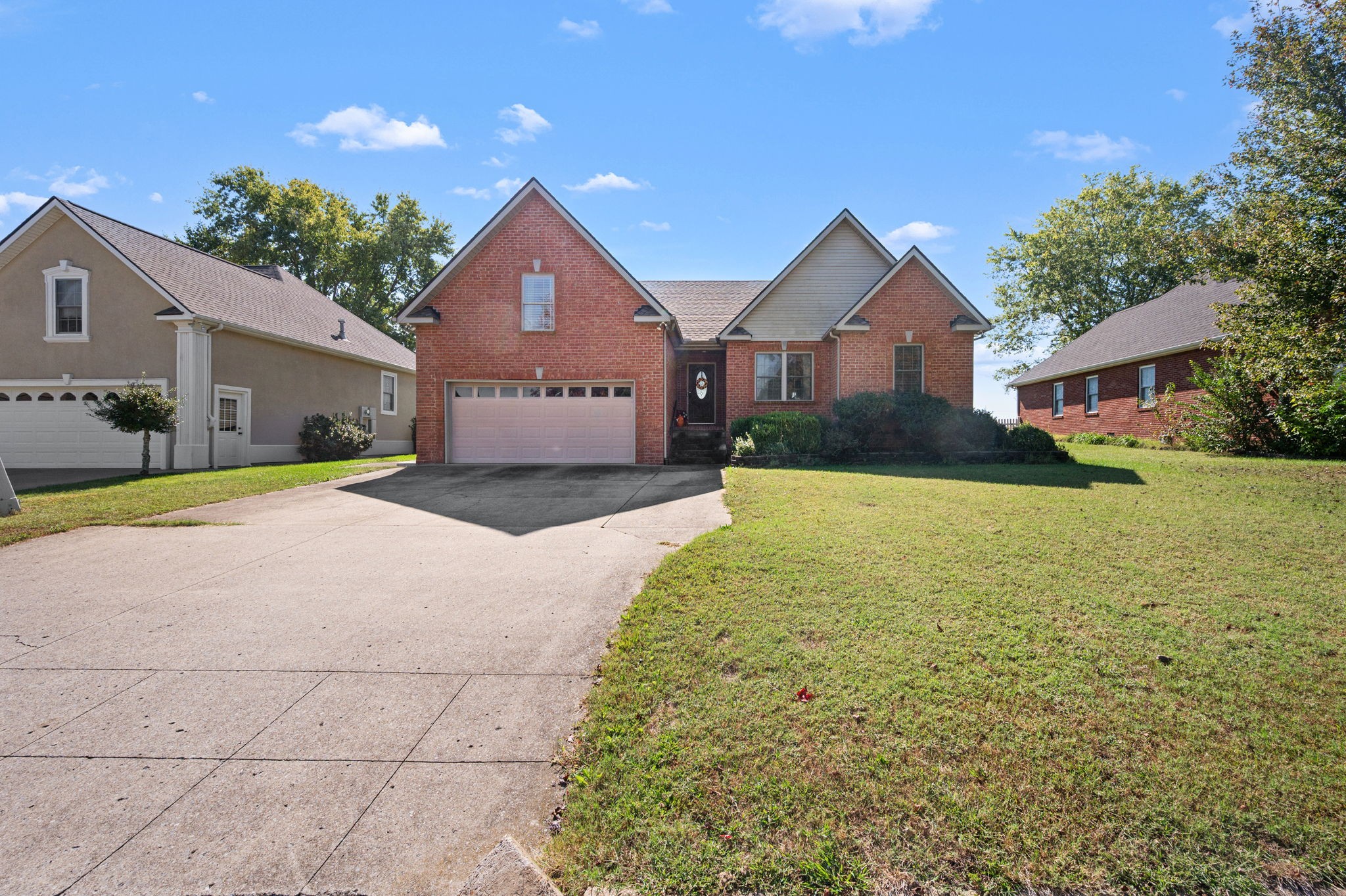 200 Foxrun — photo