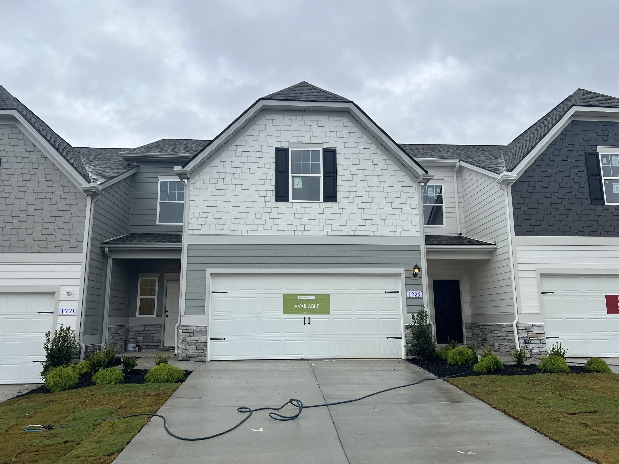 1225 Bronte Dr — photo