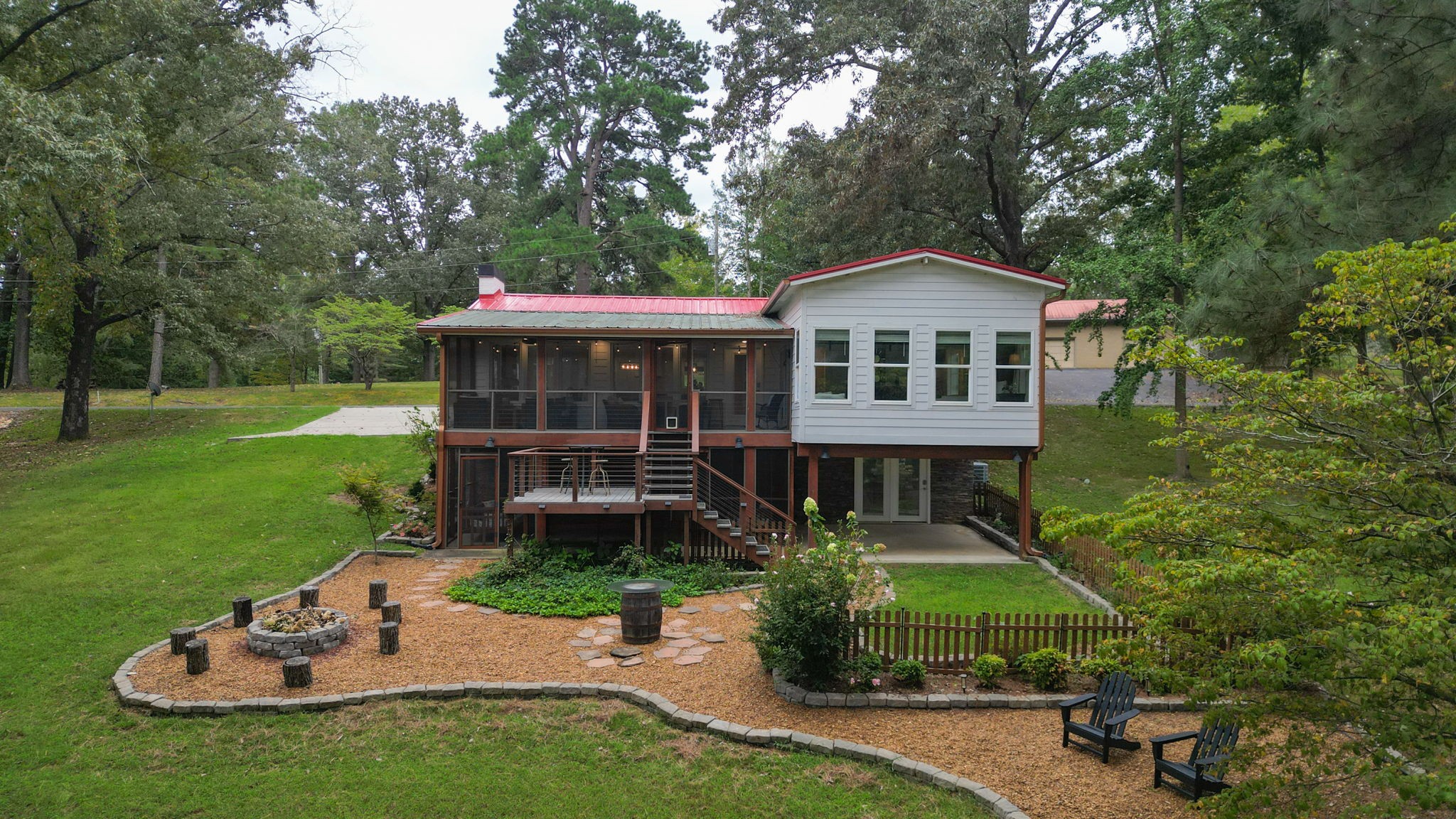 675 Lakeway Dr — photo