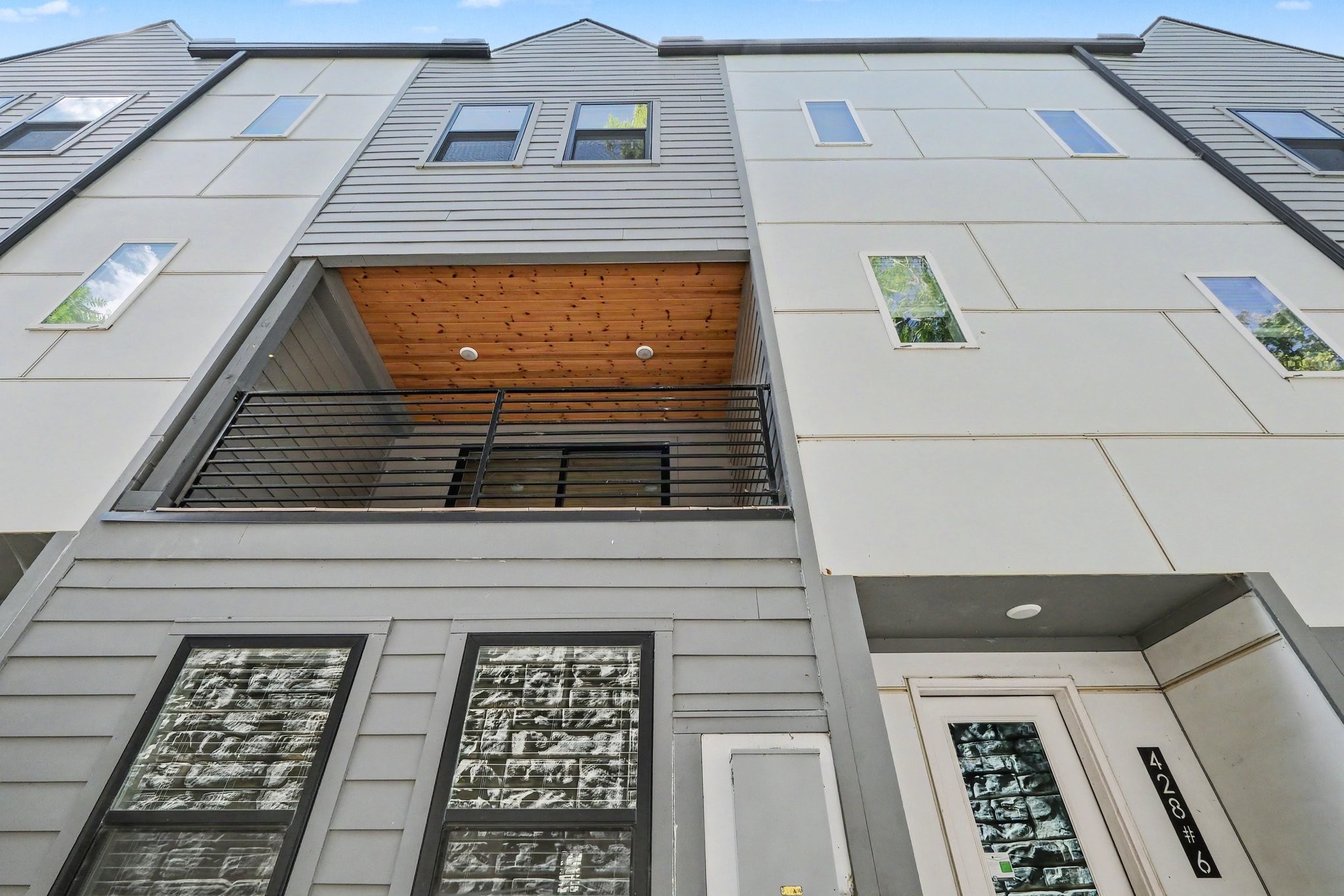 428 38th Ave Unit 6, N — photo