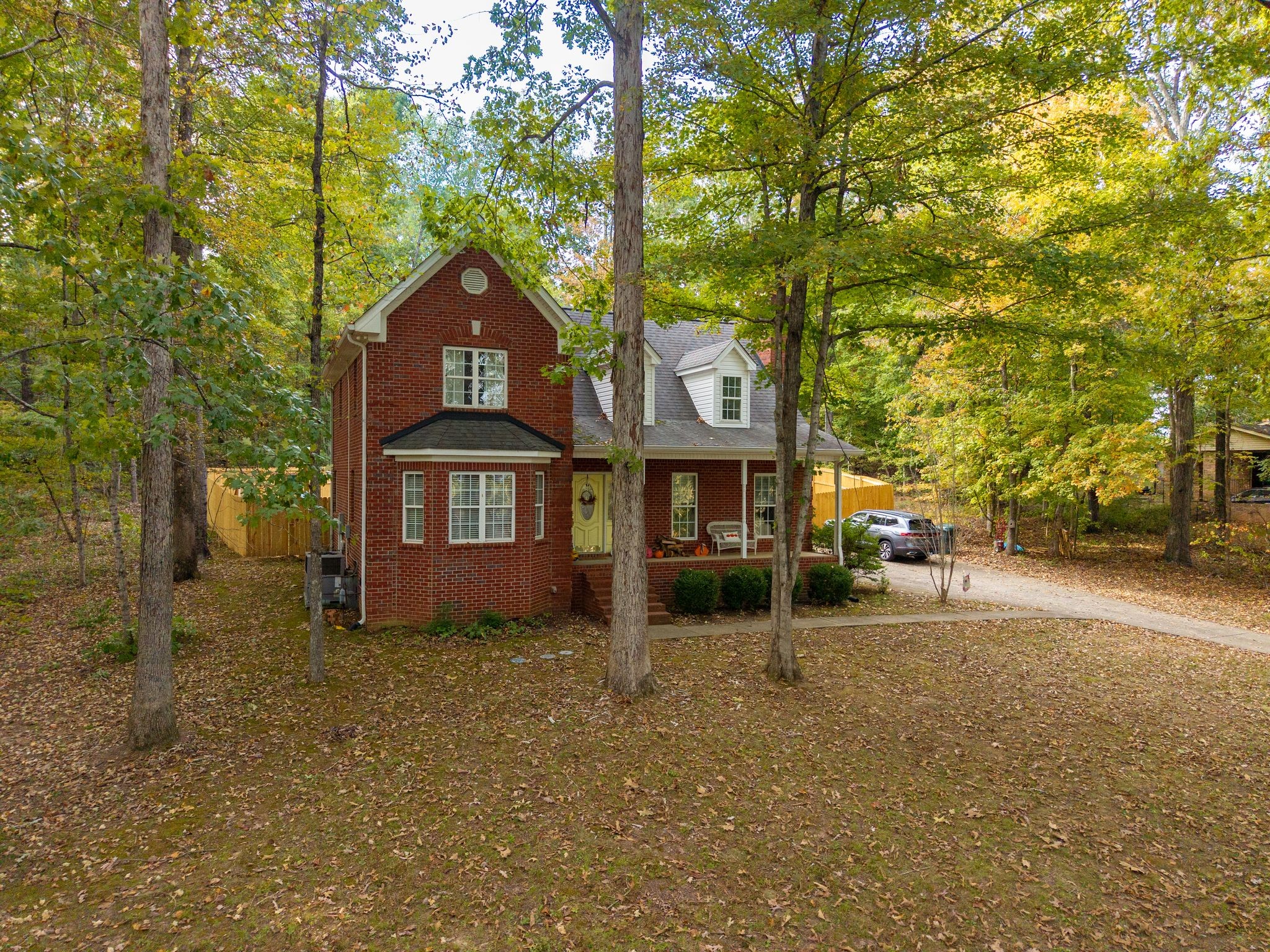 112 Hillwood Dr — photo