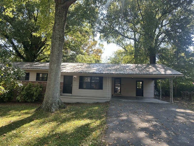 915 Haywood Dr, NW — photo