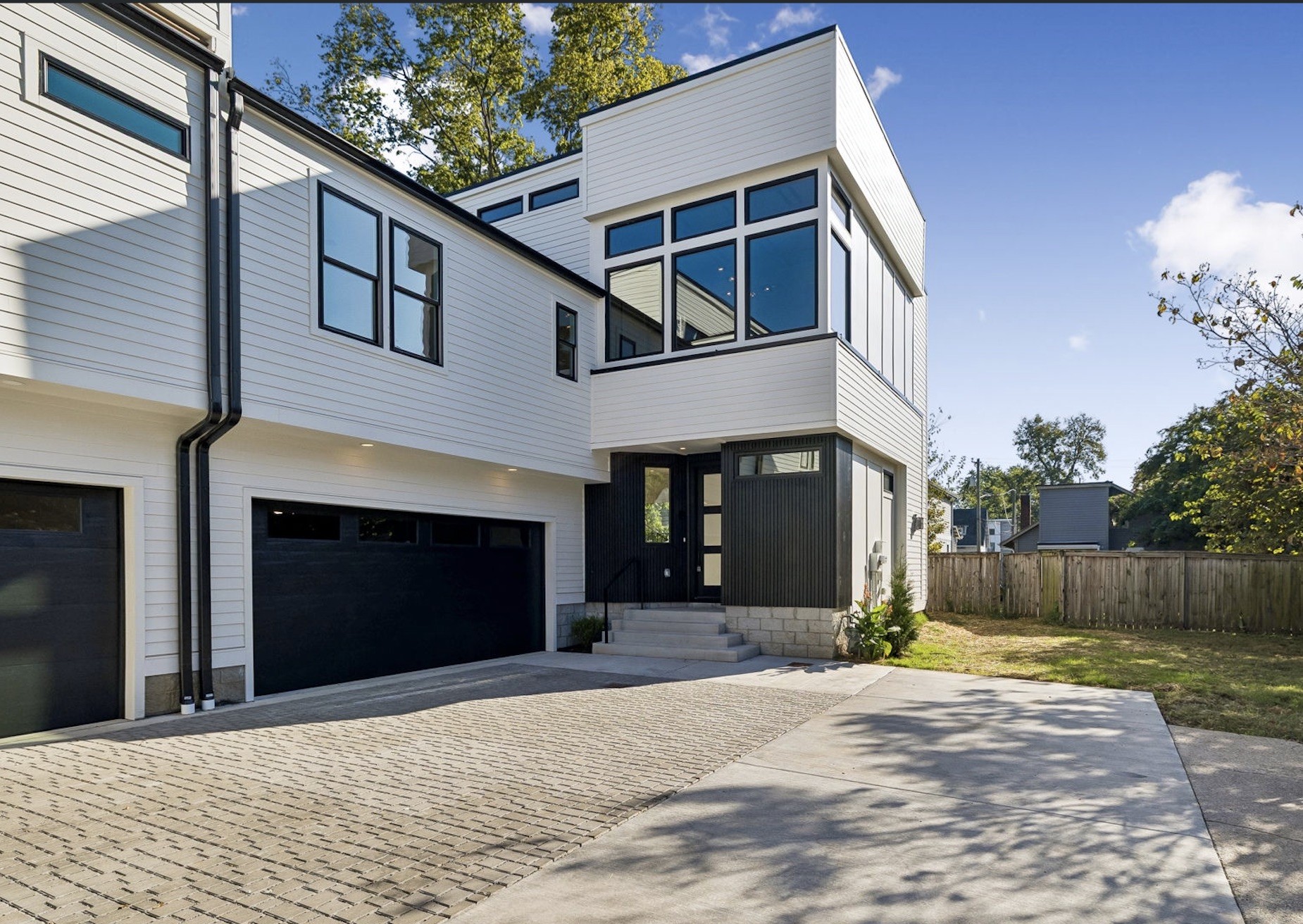 1810B Martin St — photo