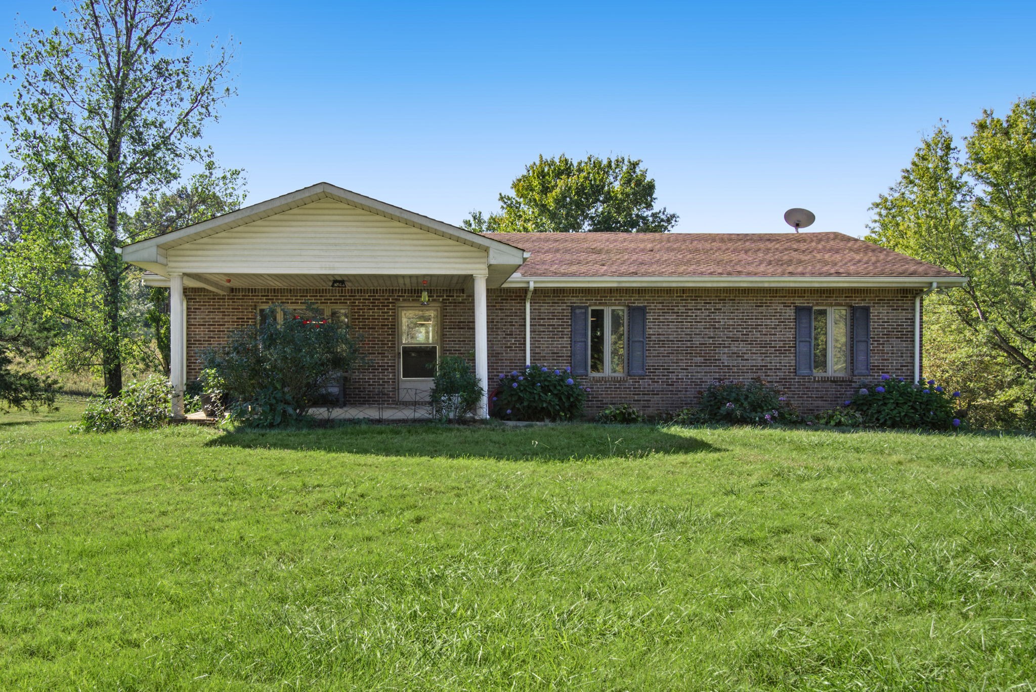 2437 Hilham Hwy — photo