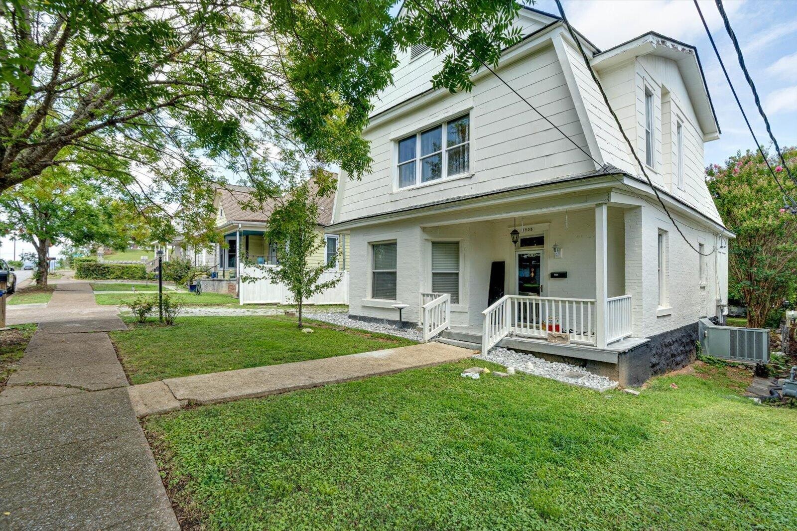 1905 Ivy Street — photo
