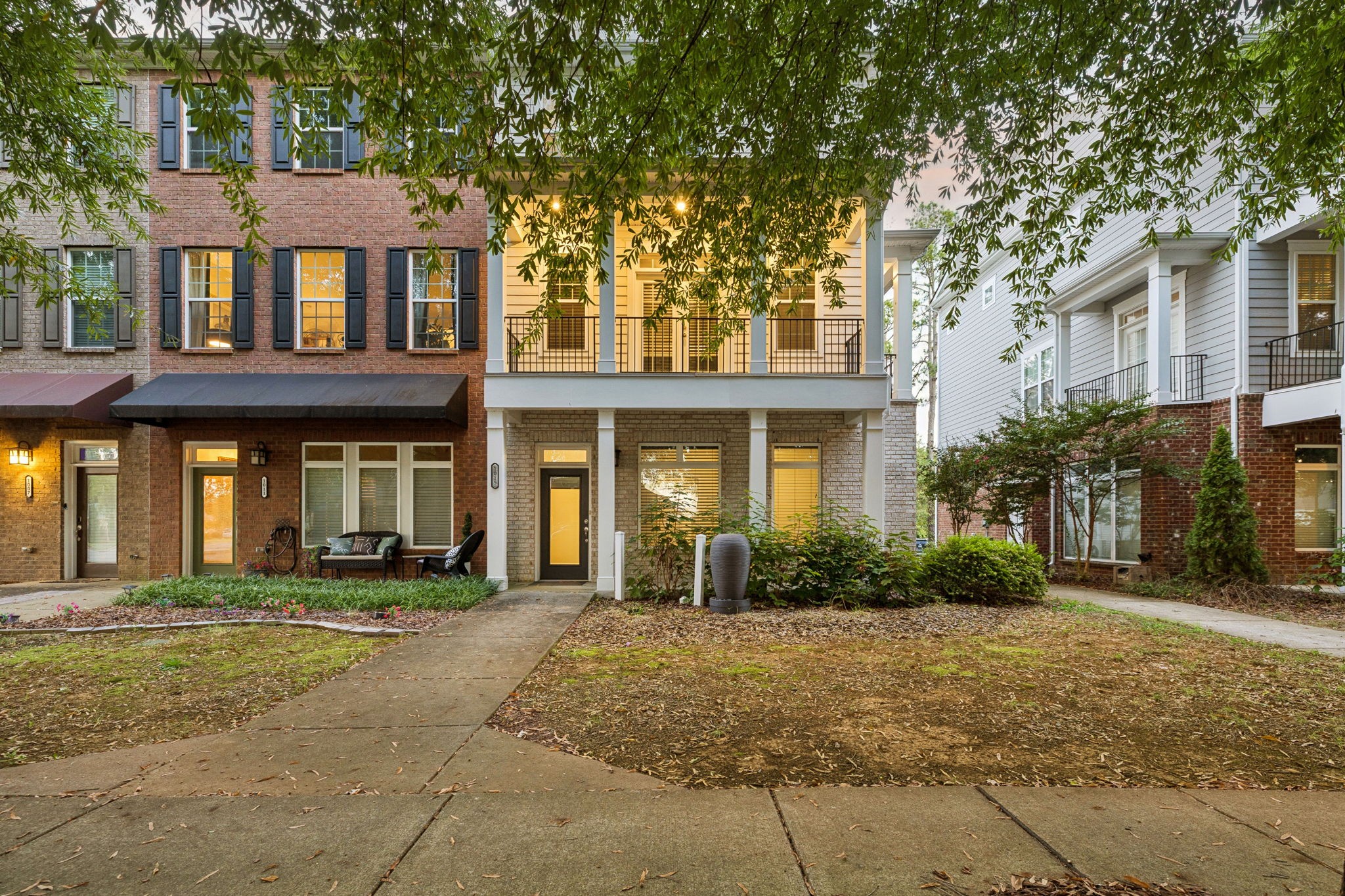 1015 Avery Park Dr — photo