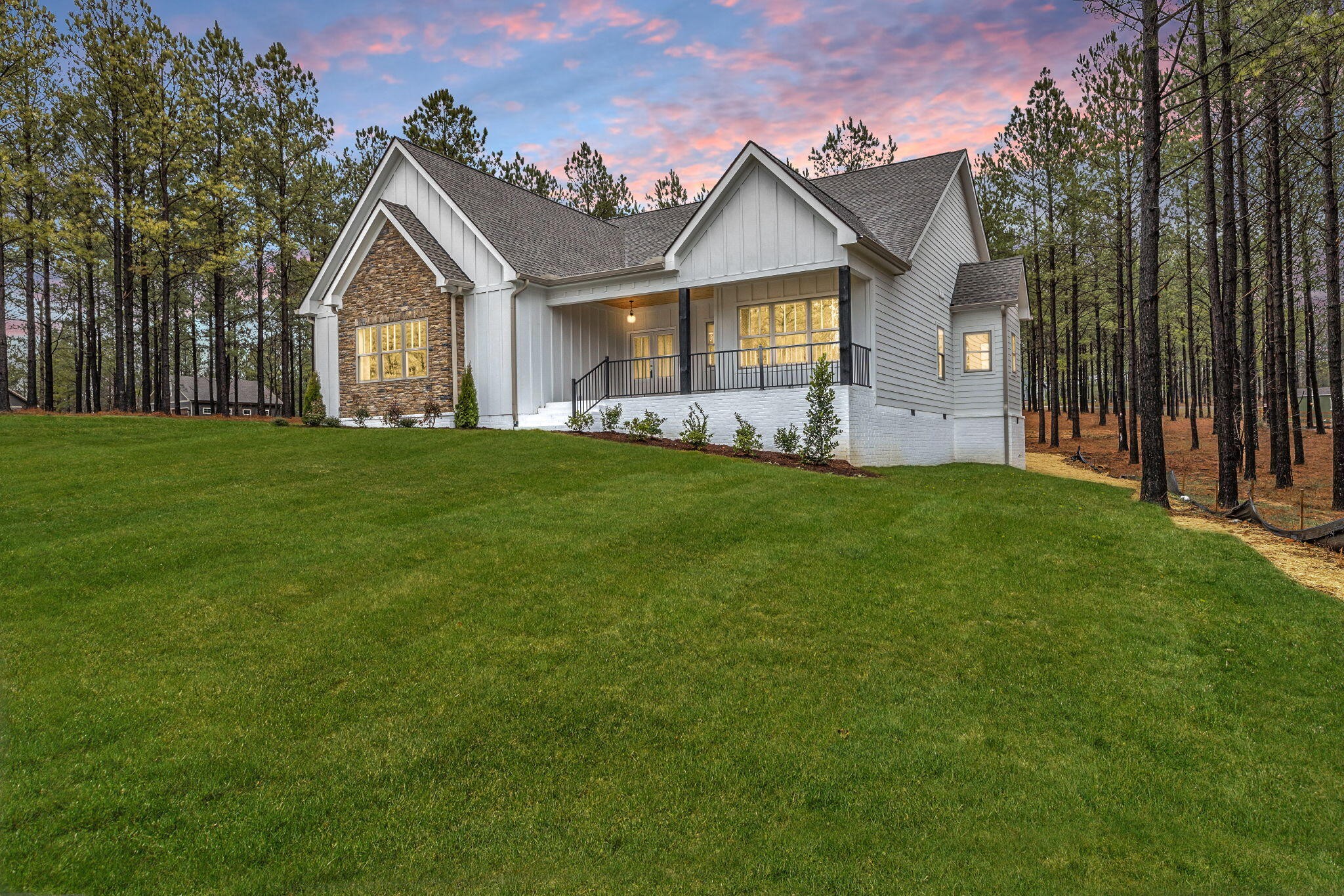 1075 Cumberland Circle — photo