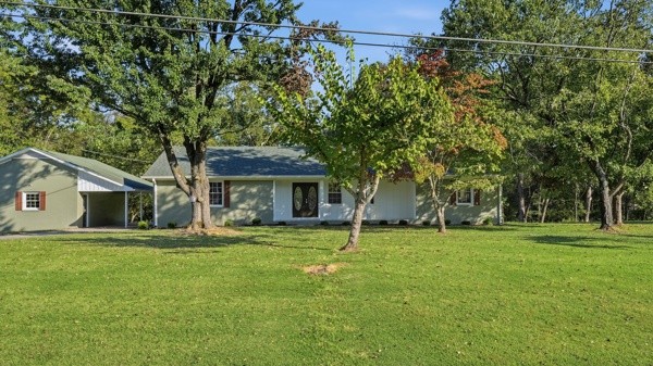 185 Lakeside Dr — photo