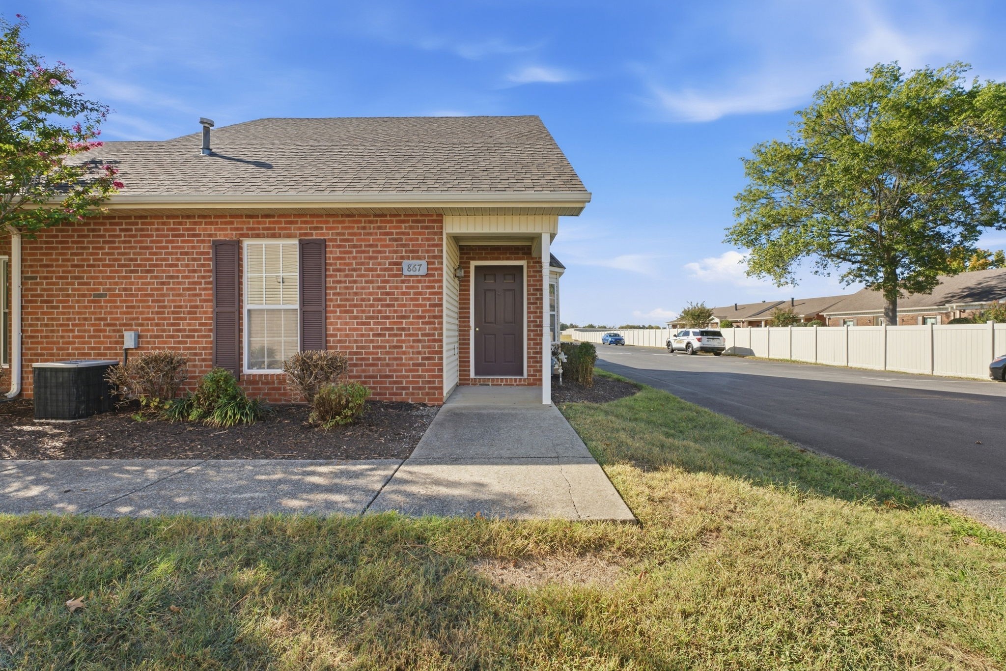 867 E Northfield Blvd — photo