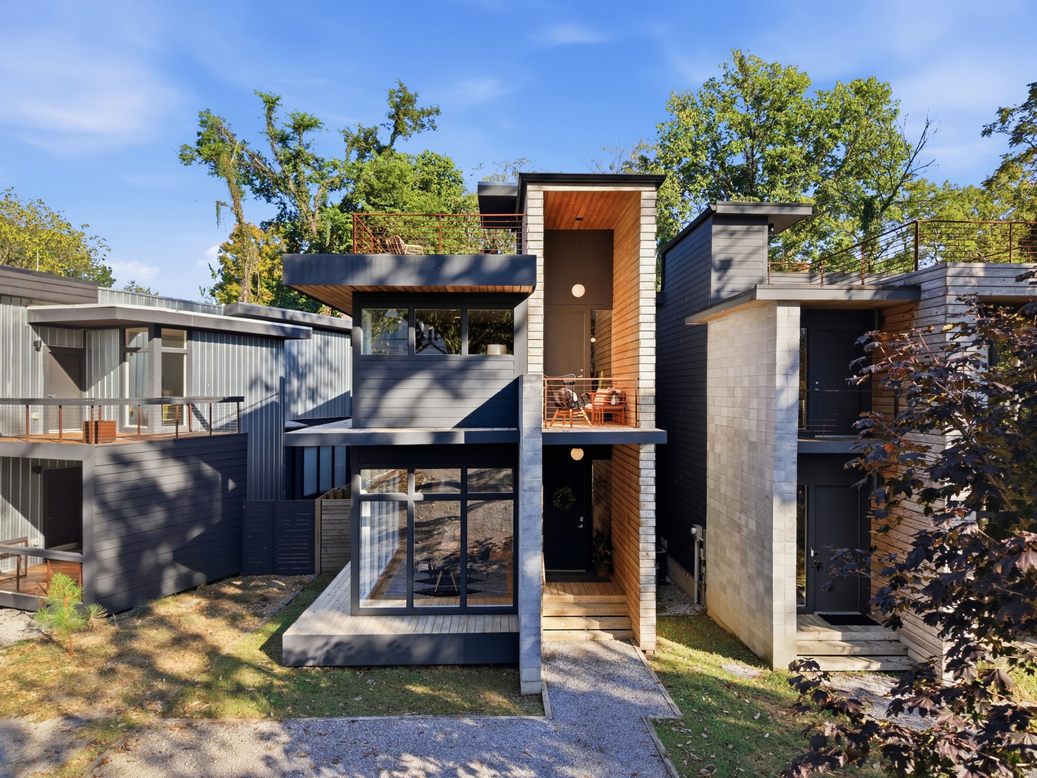 1413 Riverside Dr Unit B — photo