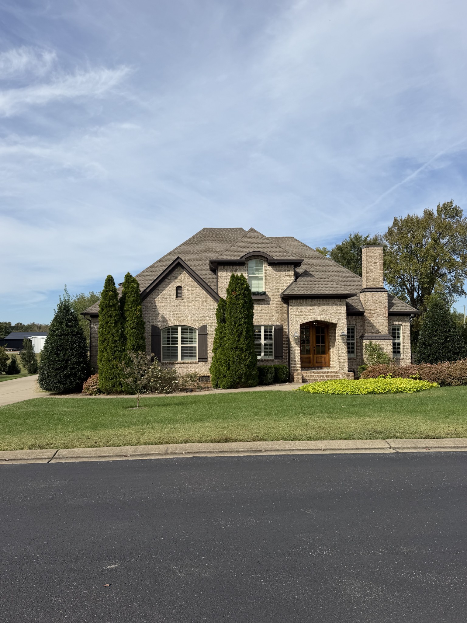 1002 Glastonbury Way — photo