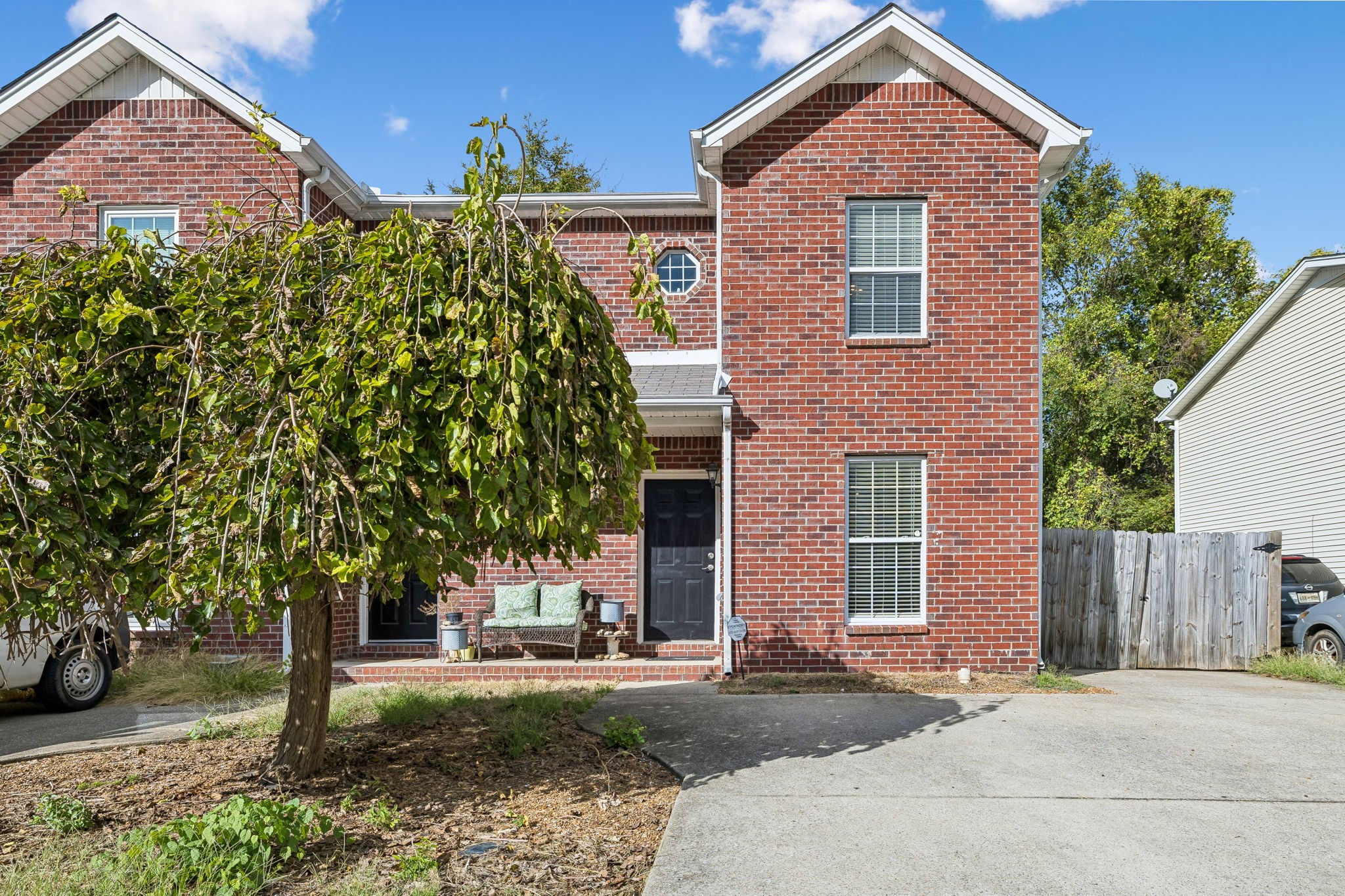 1441 Middleborough Ct — photo