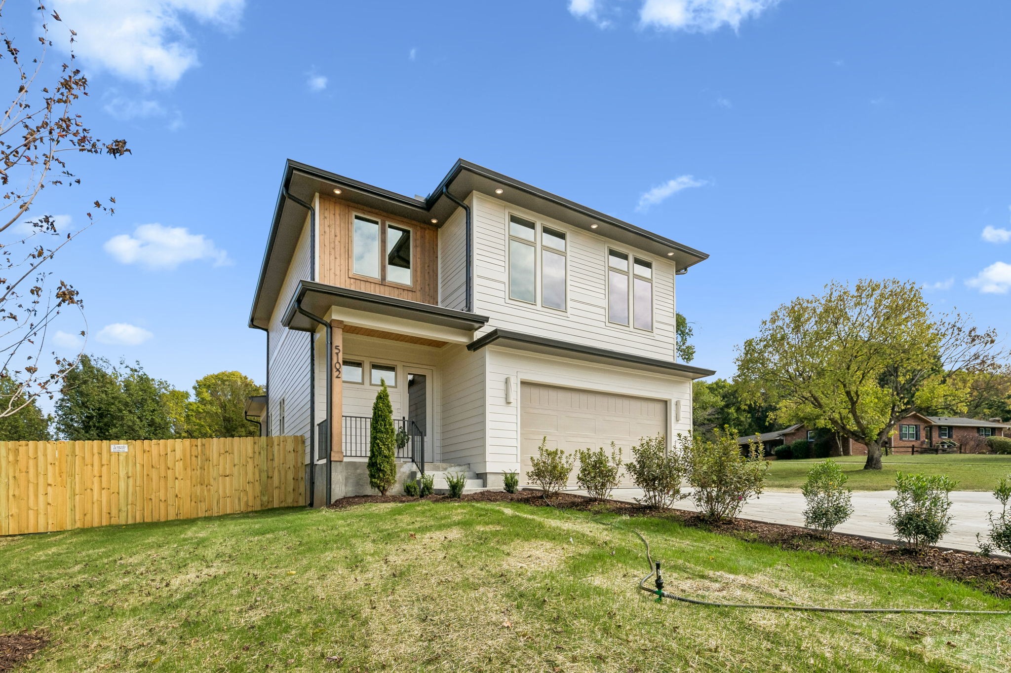 5102 Amalie Dr — photo