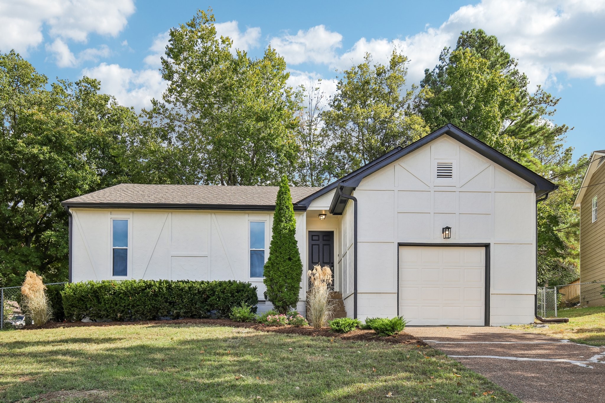 200 New Towne Ct — photo