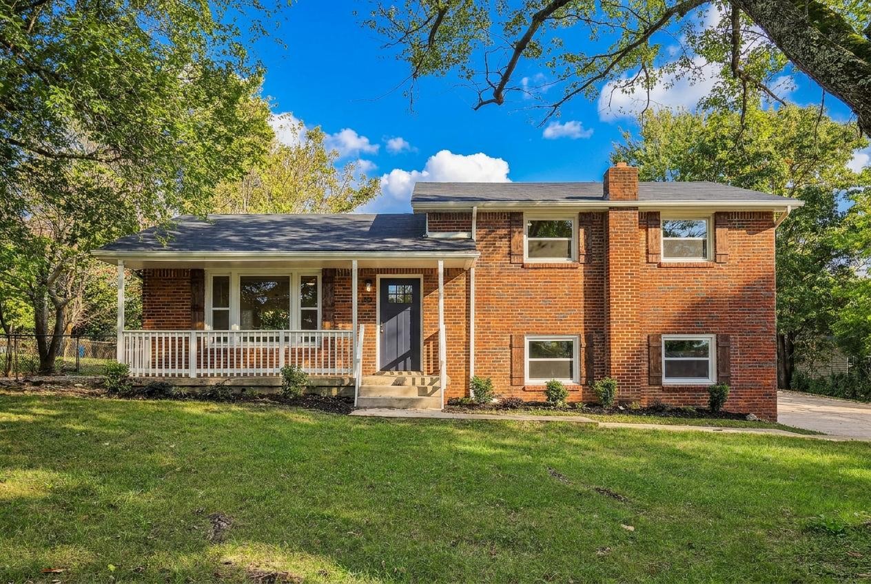 310 Rue Le Mans Dr — photo