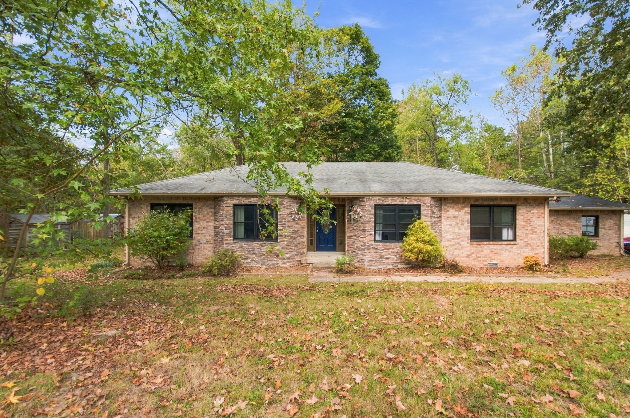 219 E Kingston Springs Rd — photo