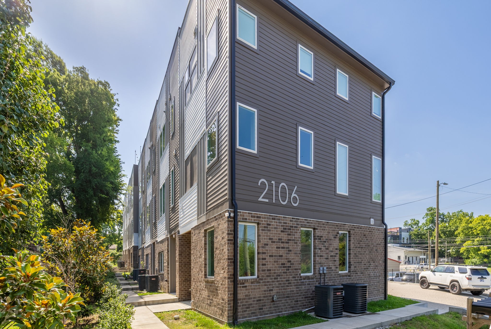 2106C 24th Ave, N — photo
