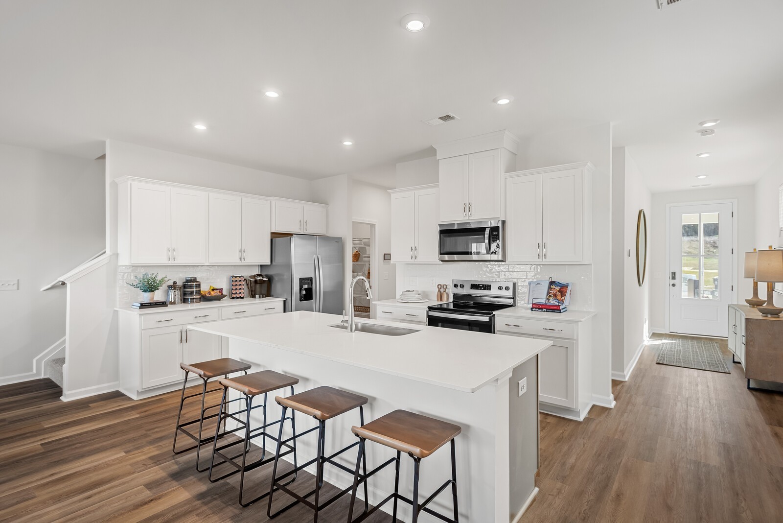 2316 Juneau Lane — photo