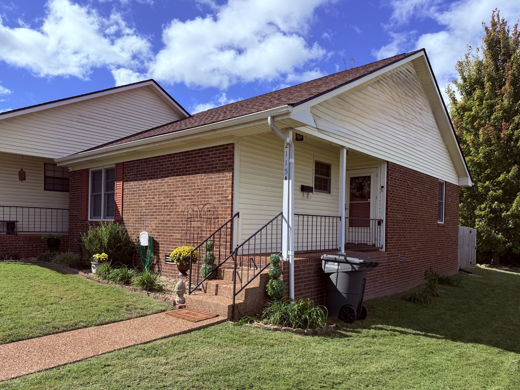 2115 Mockingbird Ln Unit a — photo