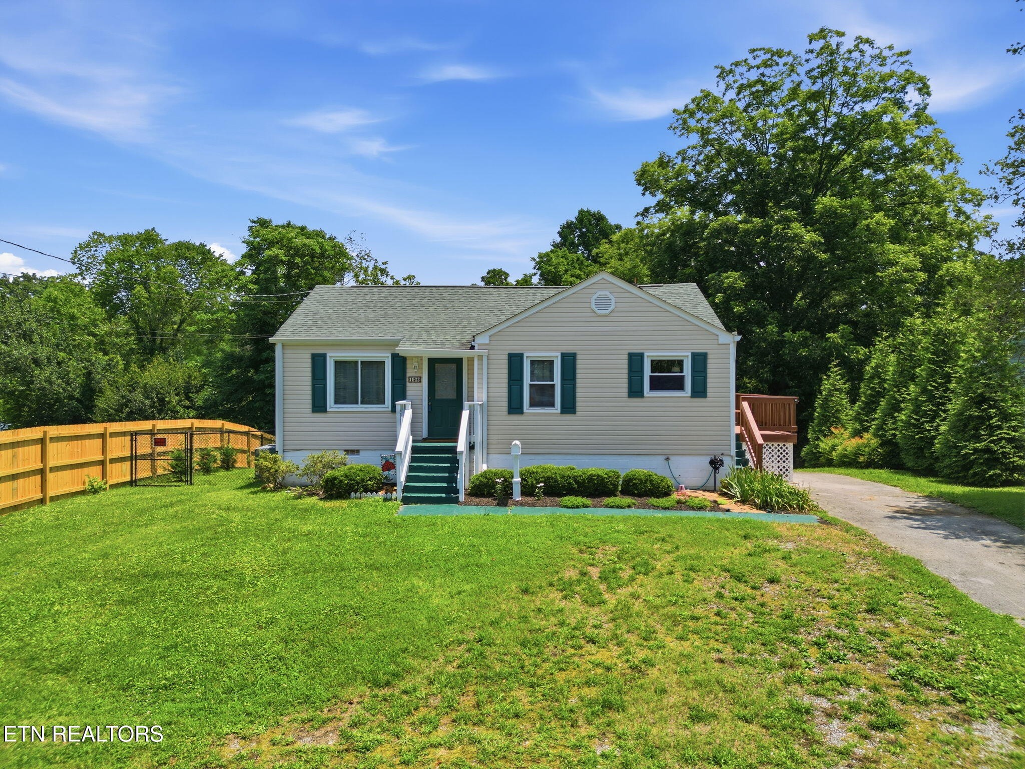 124 Salem Rd — photo