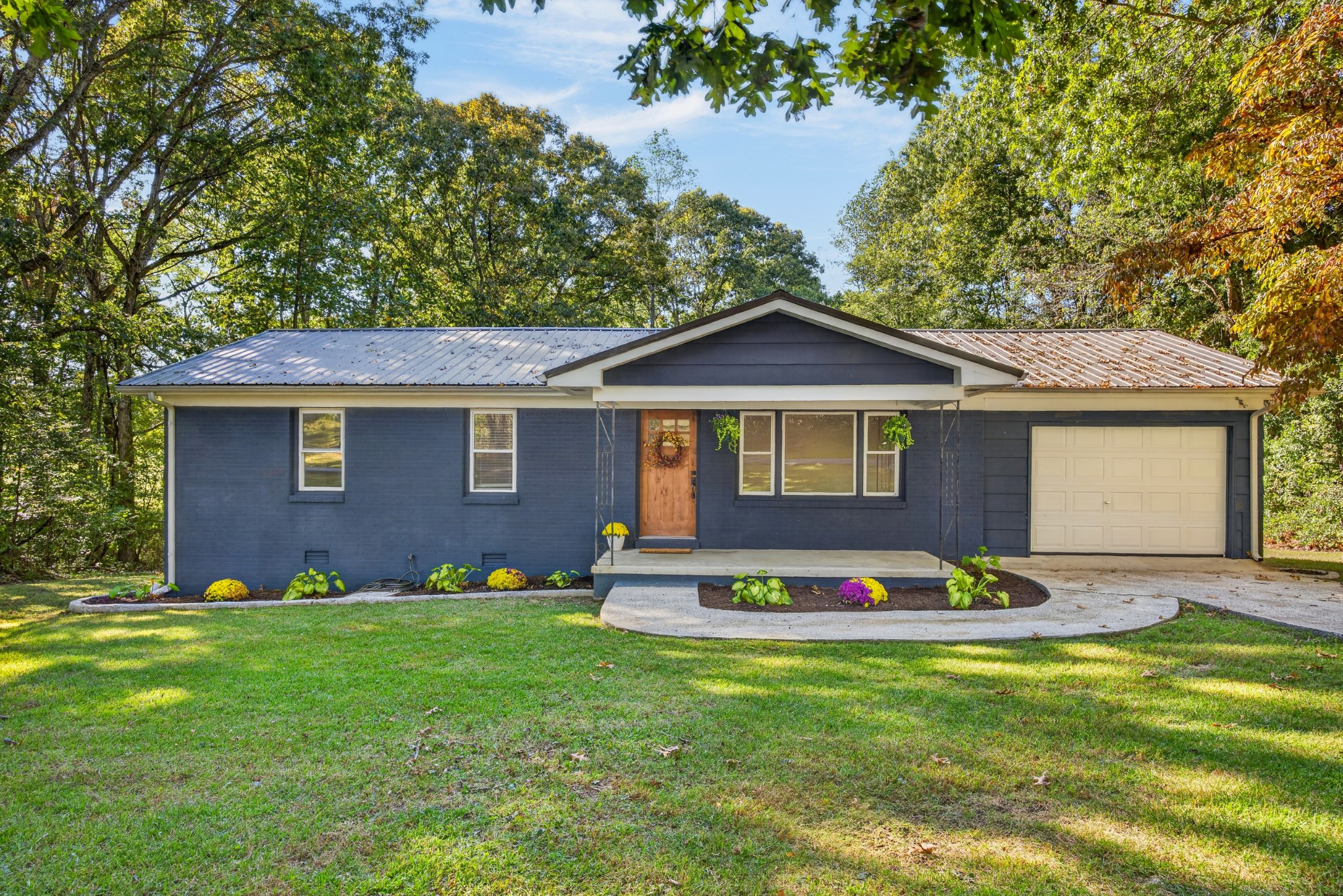 581 Idlewild Dr — photo