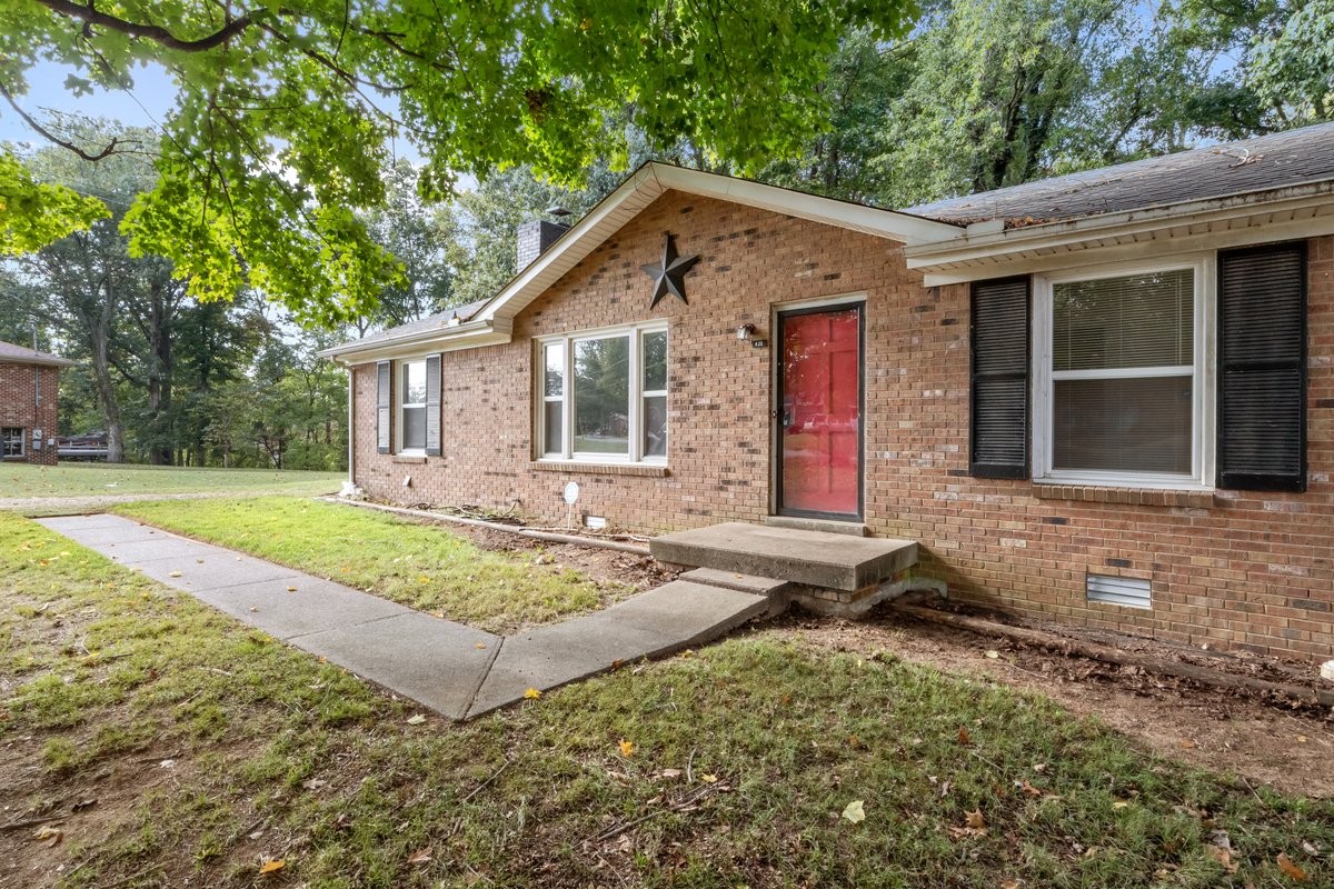 420 Parker Dr — photo