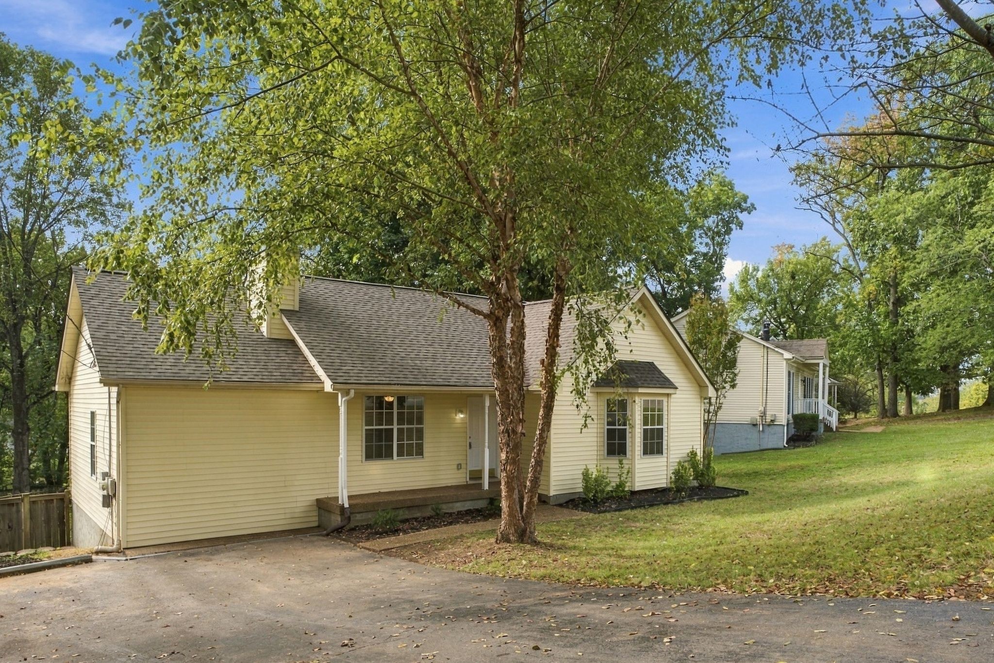 311 Sunrise Cir — photo