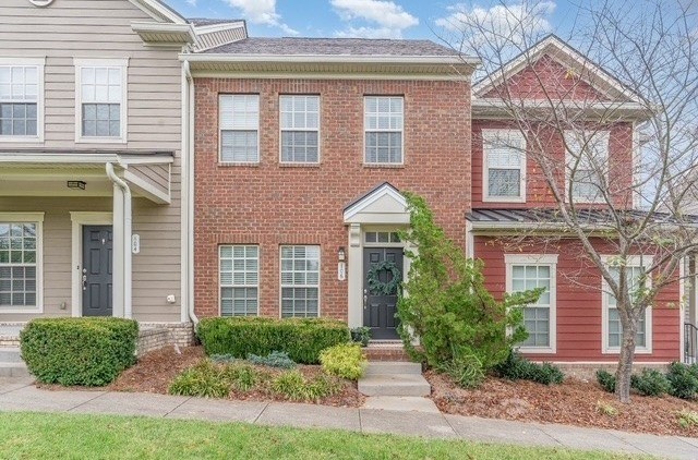 106 Skylark Aly — photo