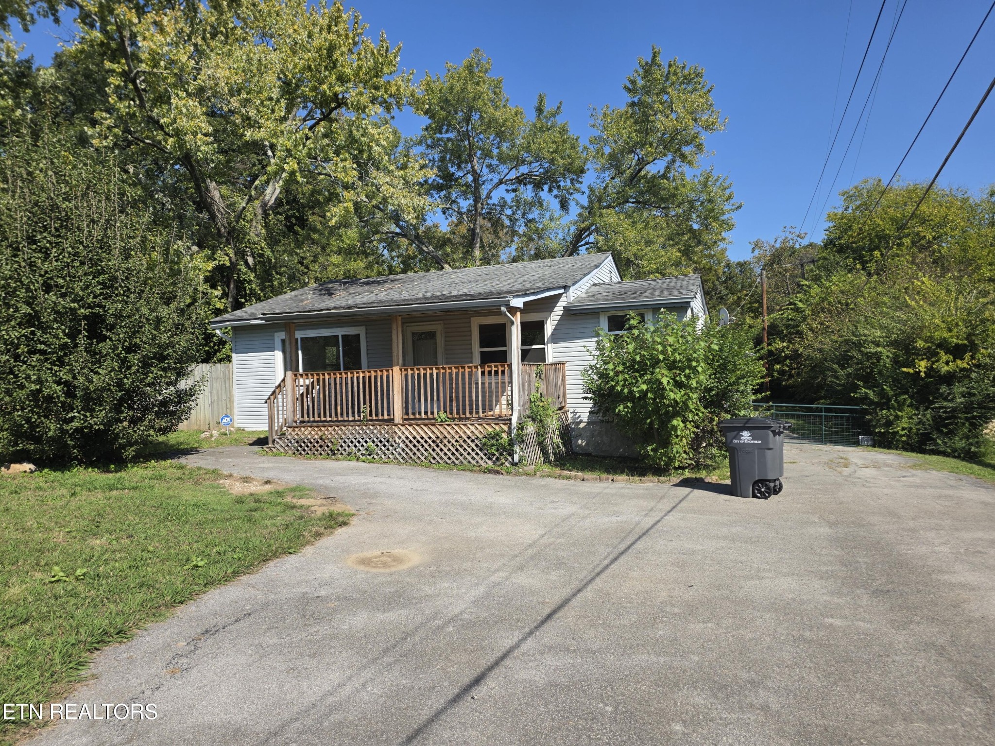 3906 Luwana Lane — photo