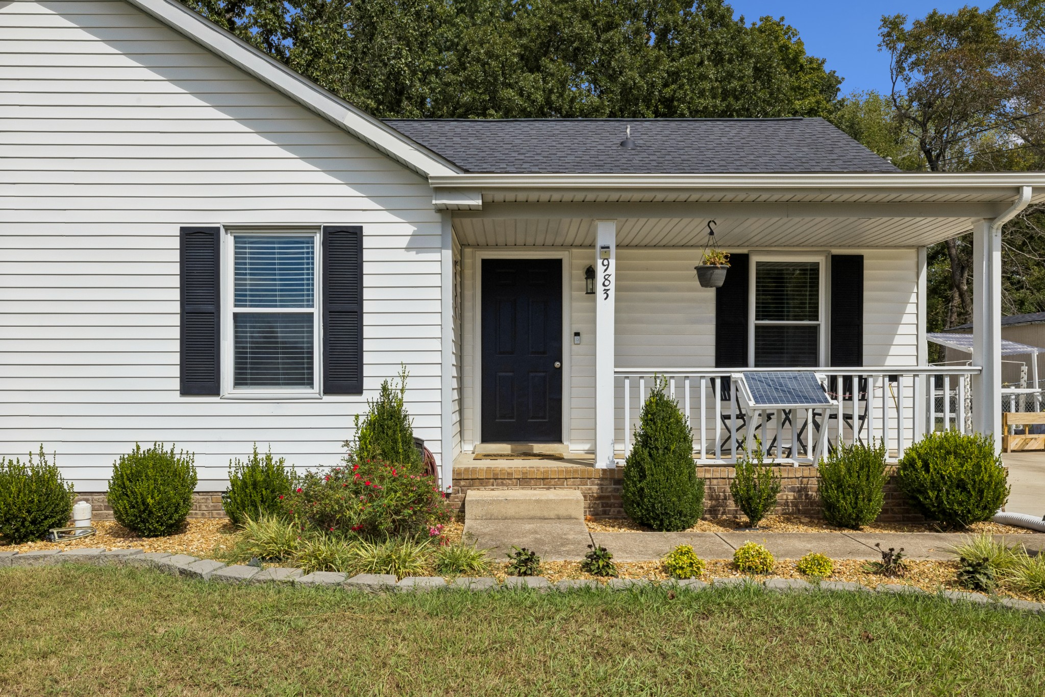 983 May Apple Dr — photo