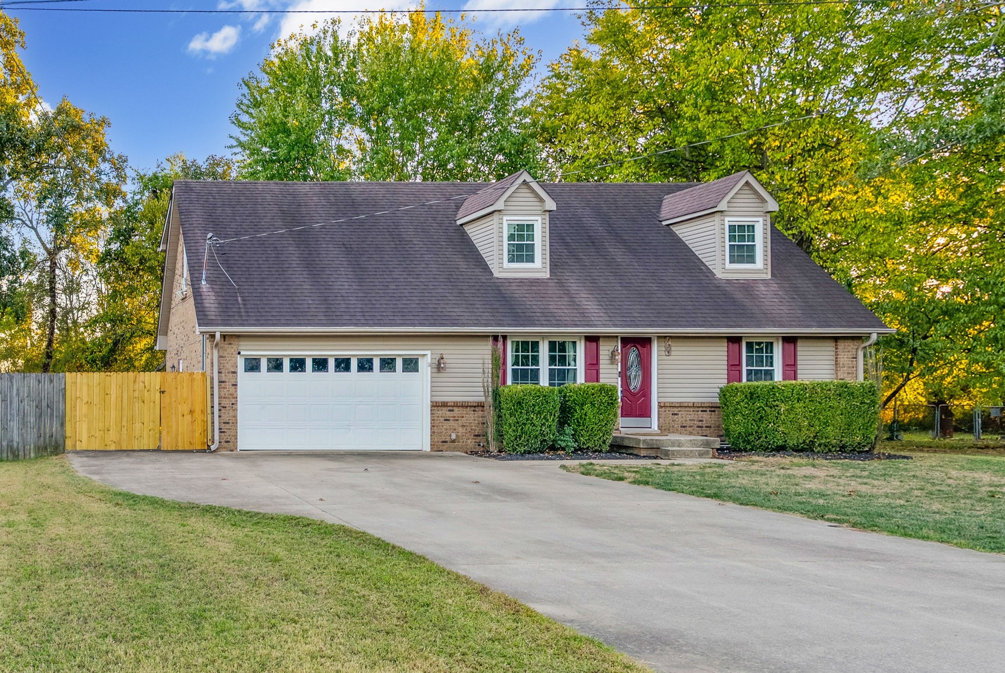 634 Cleveland Dr — photo
