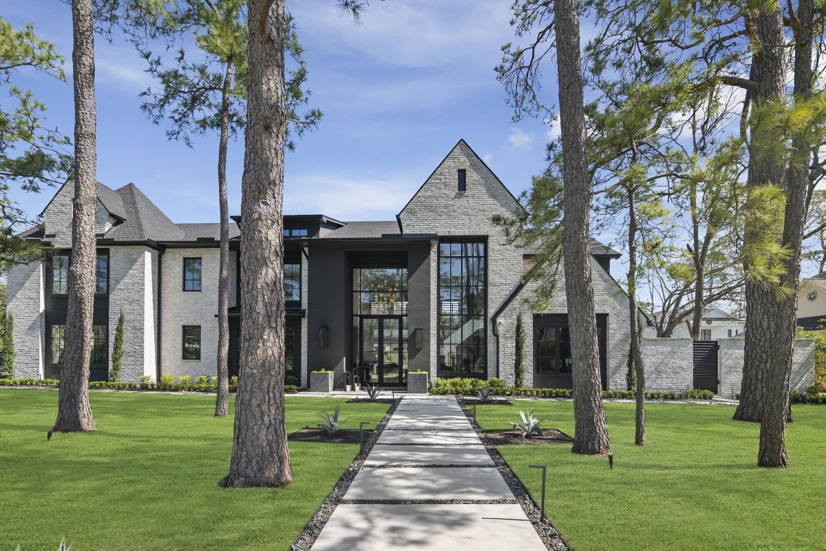 7035 Hyde Park Trail — photo