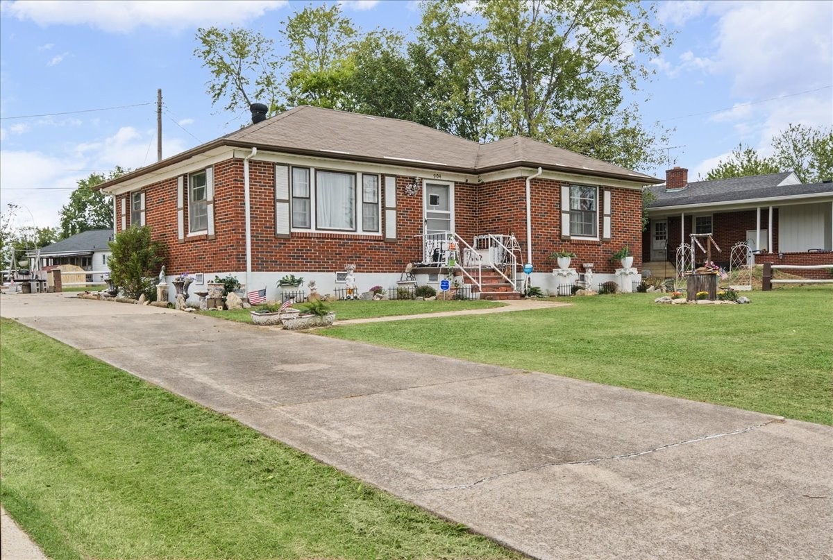 904 Florence St — photo