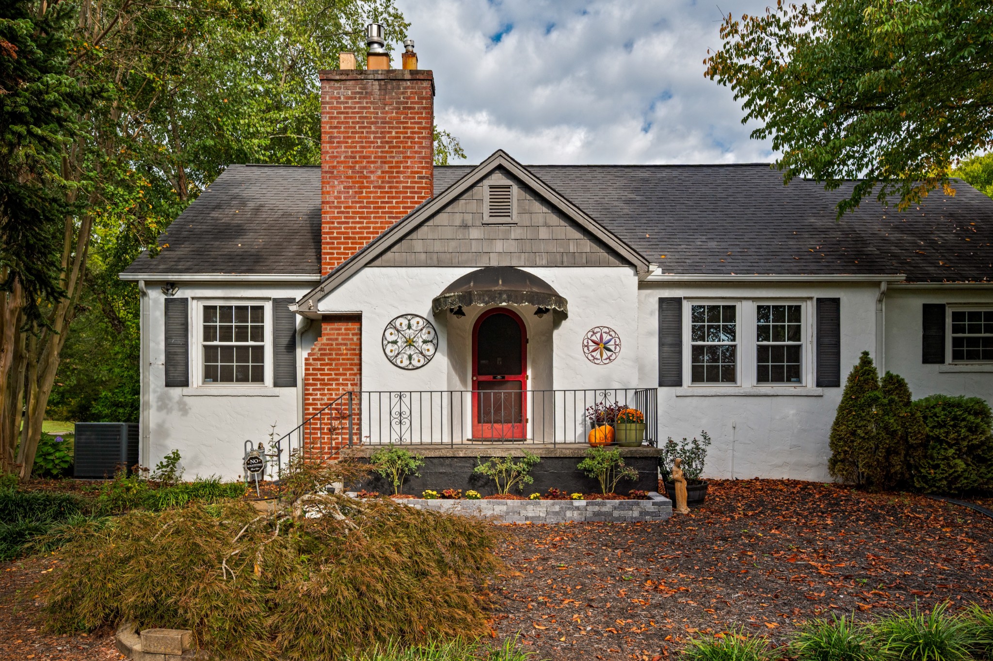 1103 Cedar Ln — photo