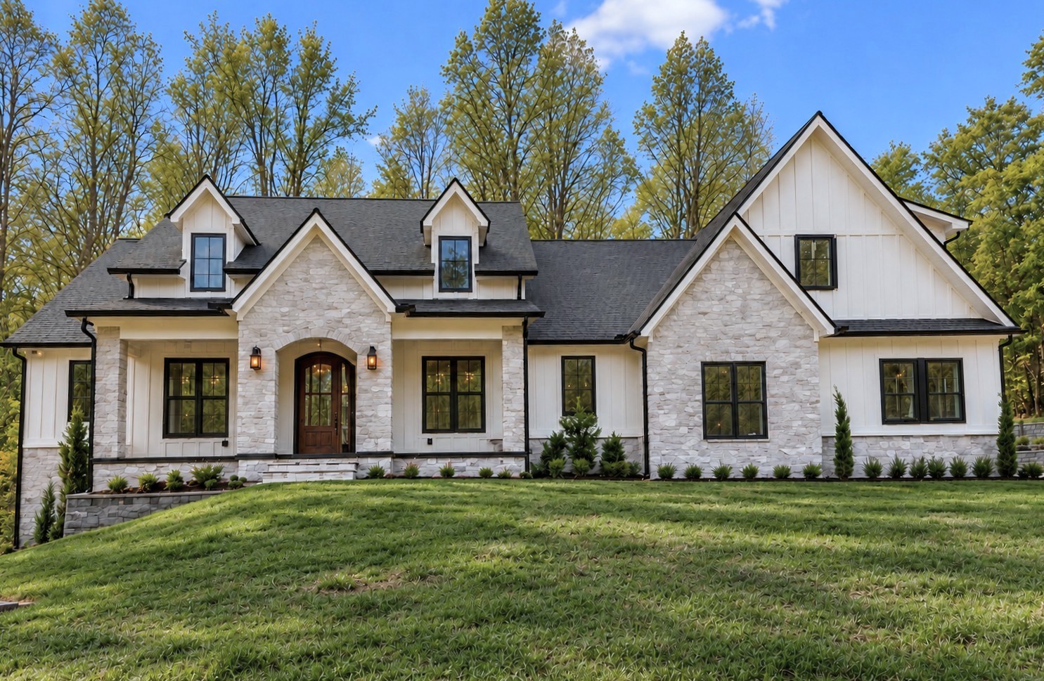 7410 Sleepy Hollow Ln — photo