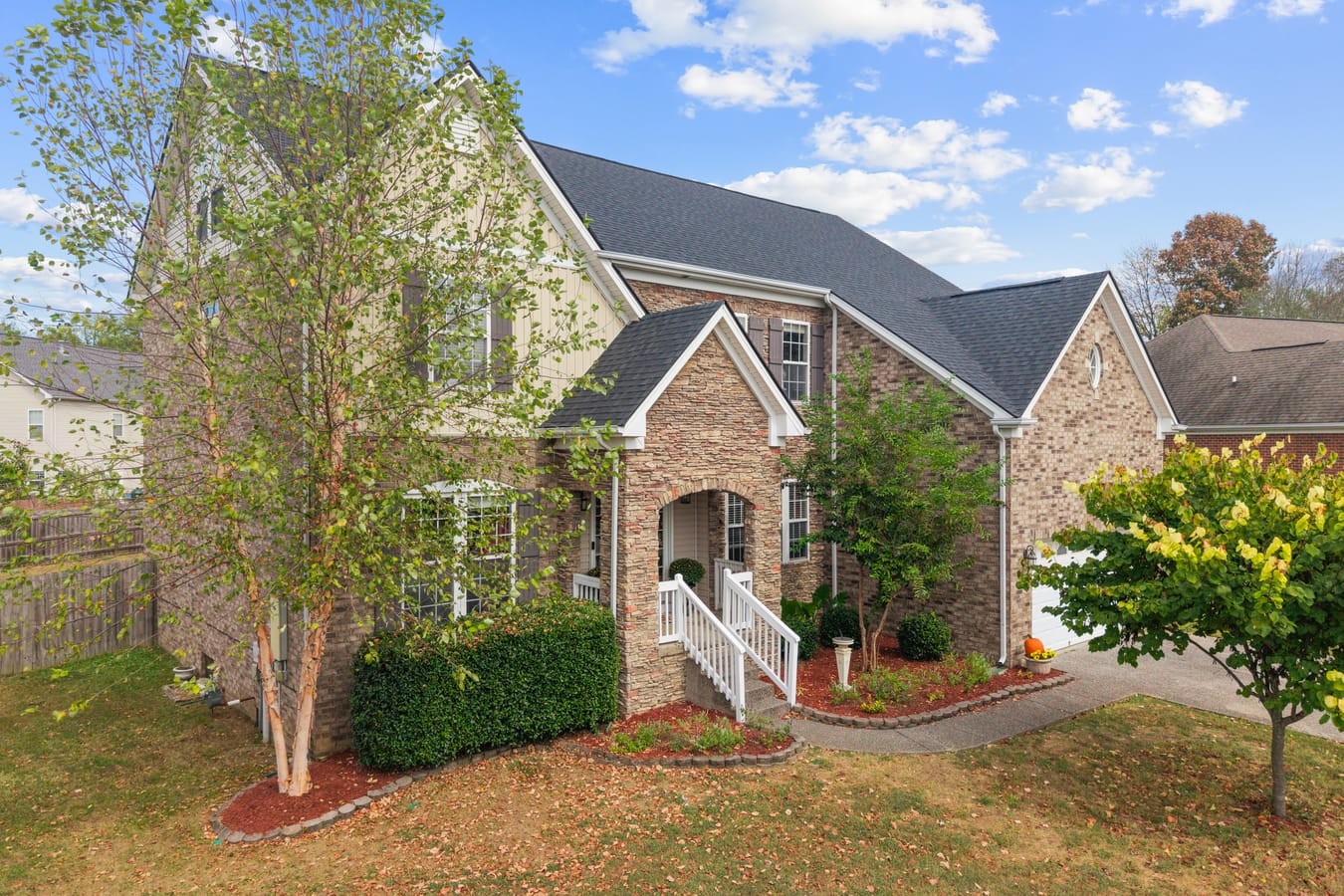 1021 Queens Pl — photo