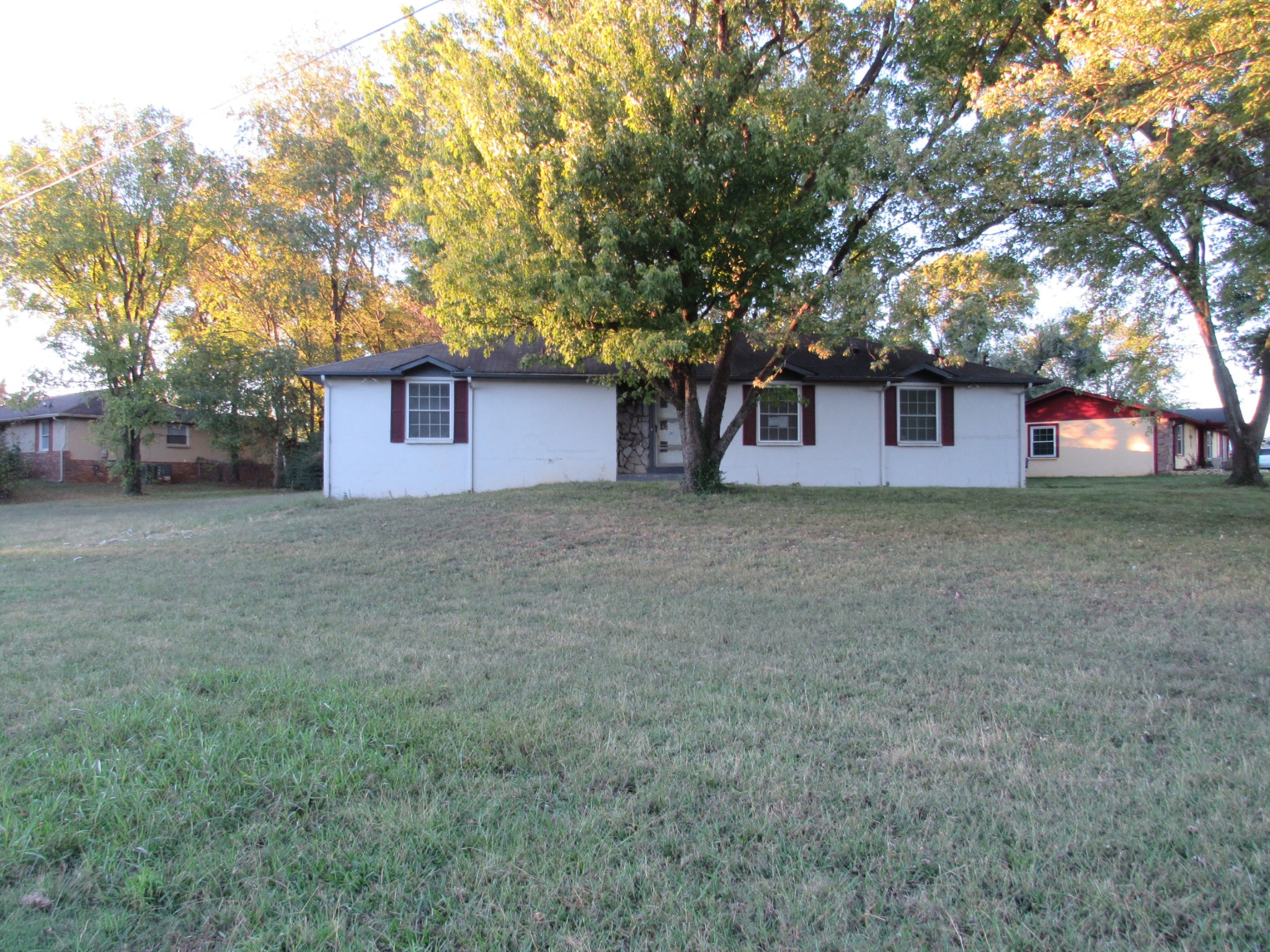 409 Pioneer Dr — photo