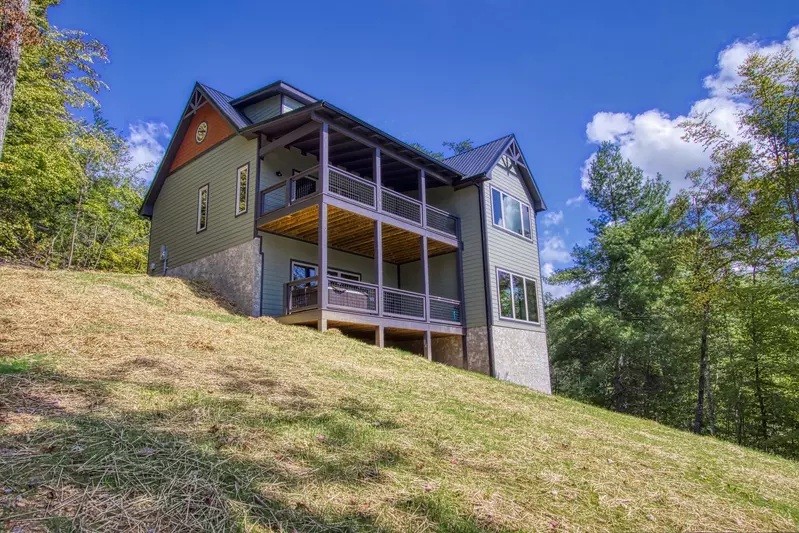 1504 Bear Valley Rd — photo