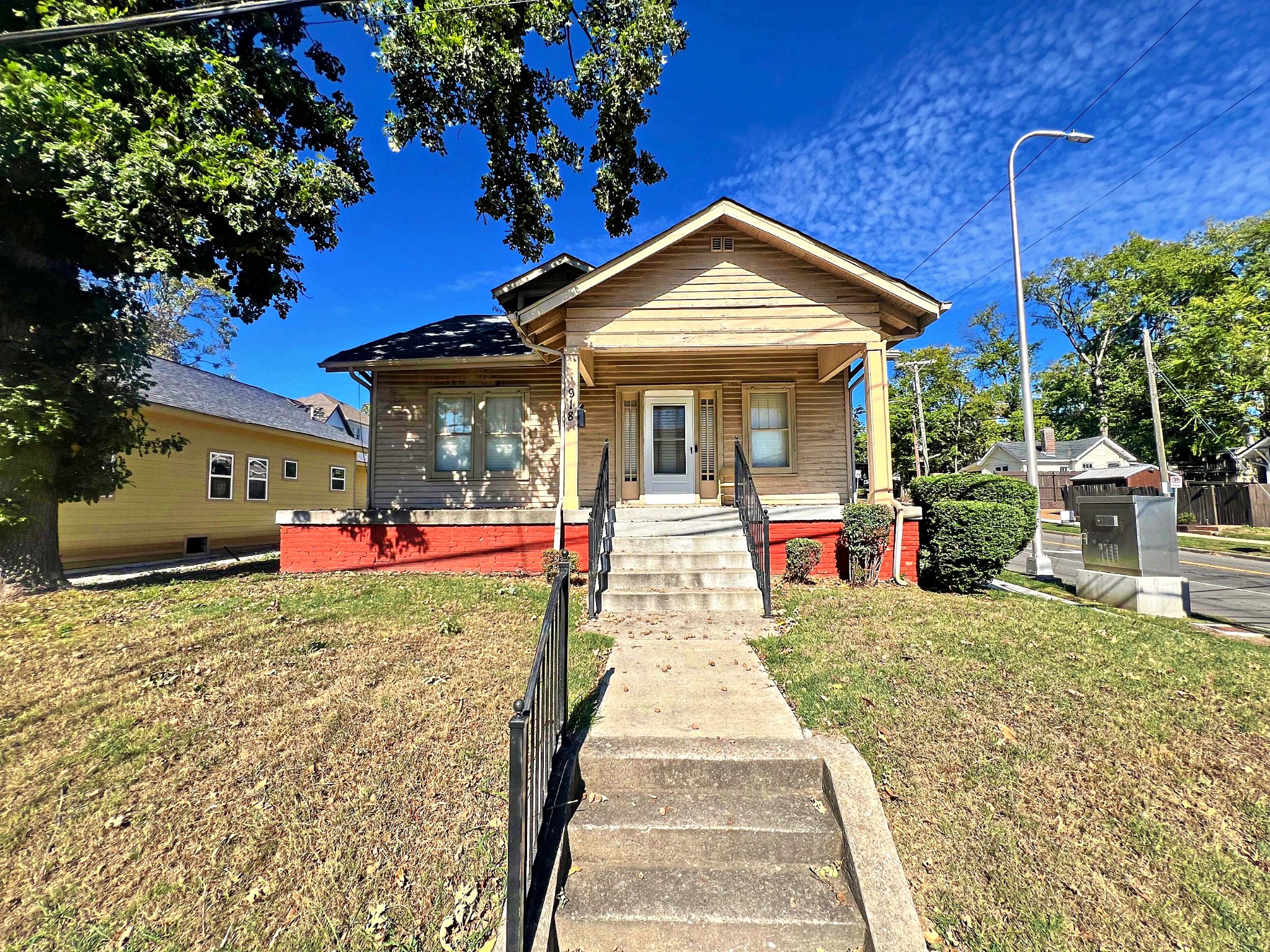 918 Wedgewood Ave — photo