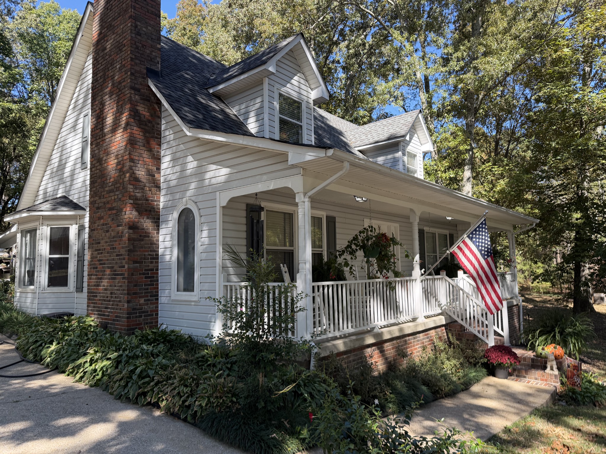 1051 Alex Dr — photo
