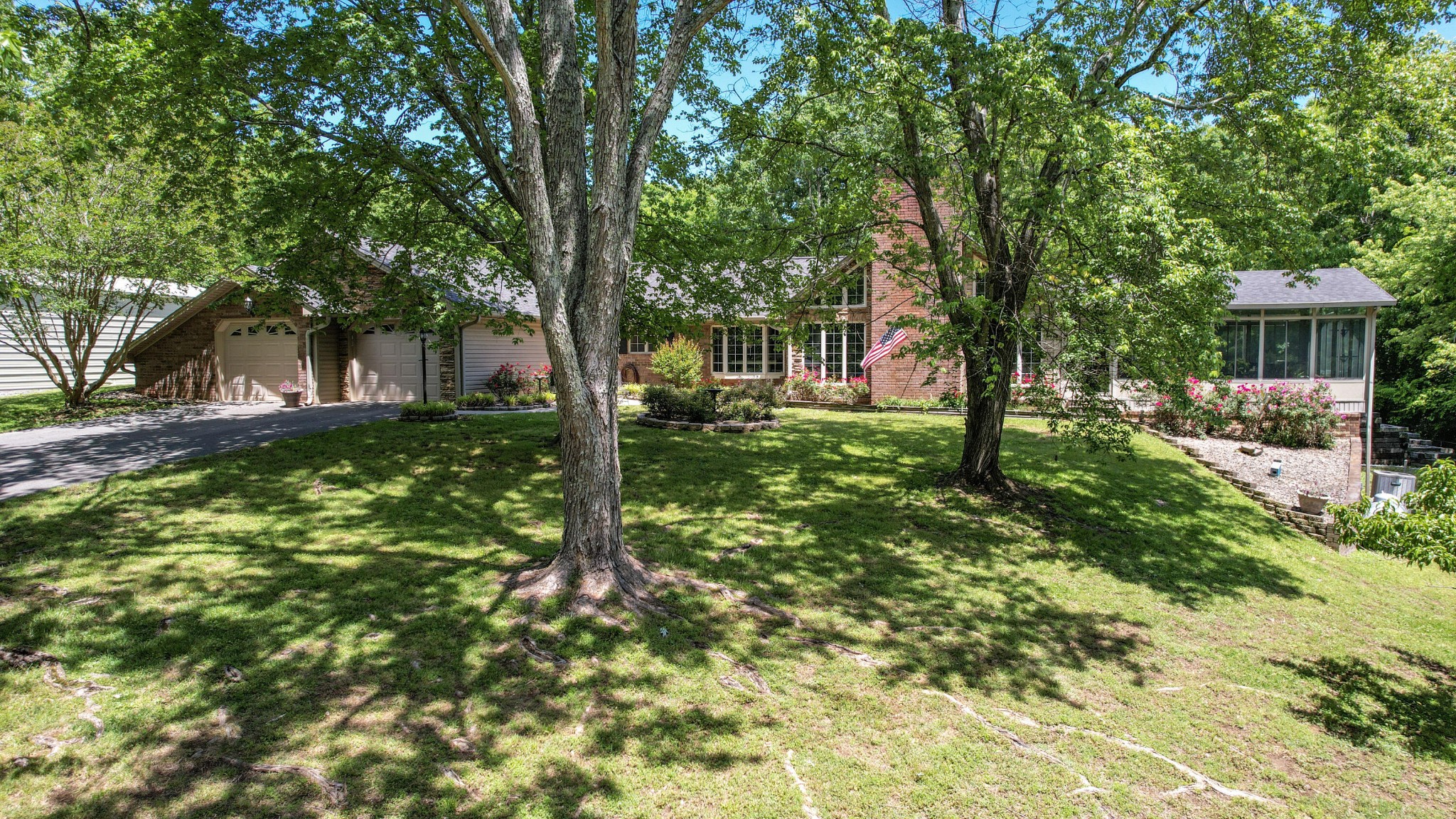 7501 Frontage Road, NW — photo