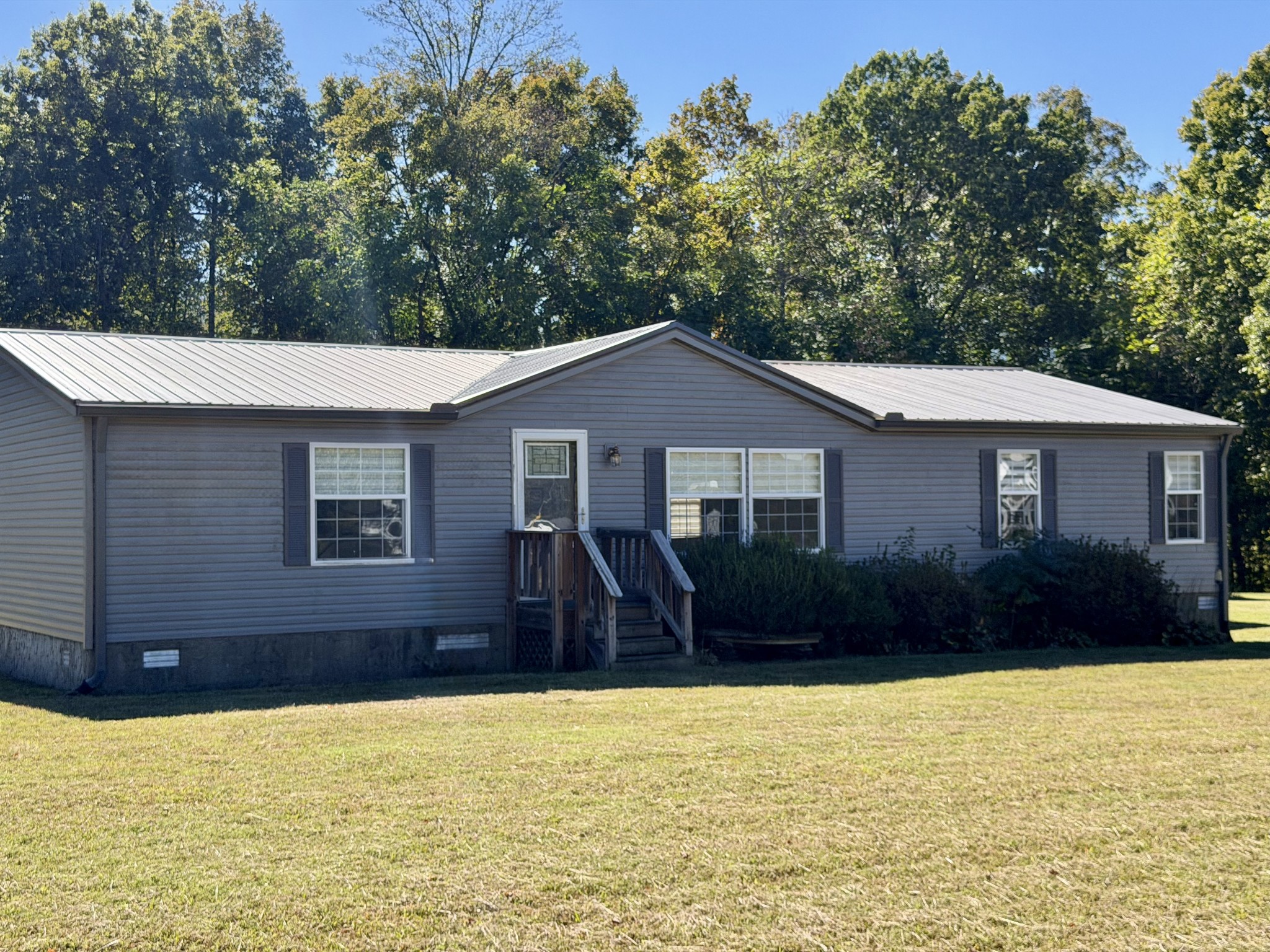 303 W Garretts Creek Rd — photo