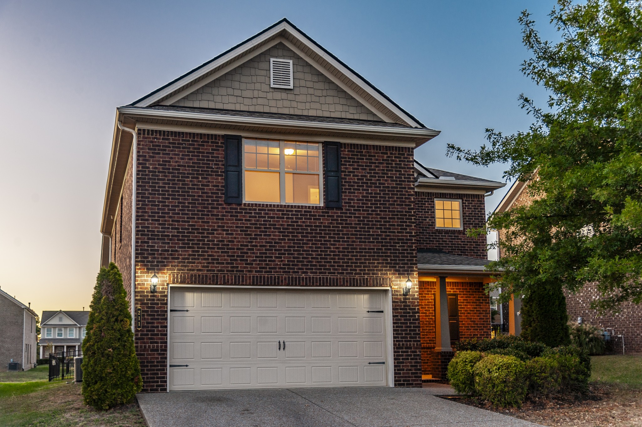 211 Hempstead Ct — photo