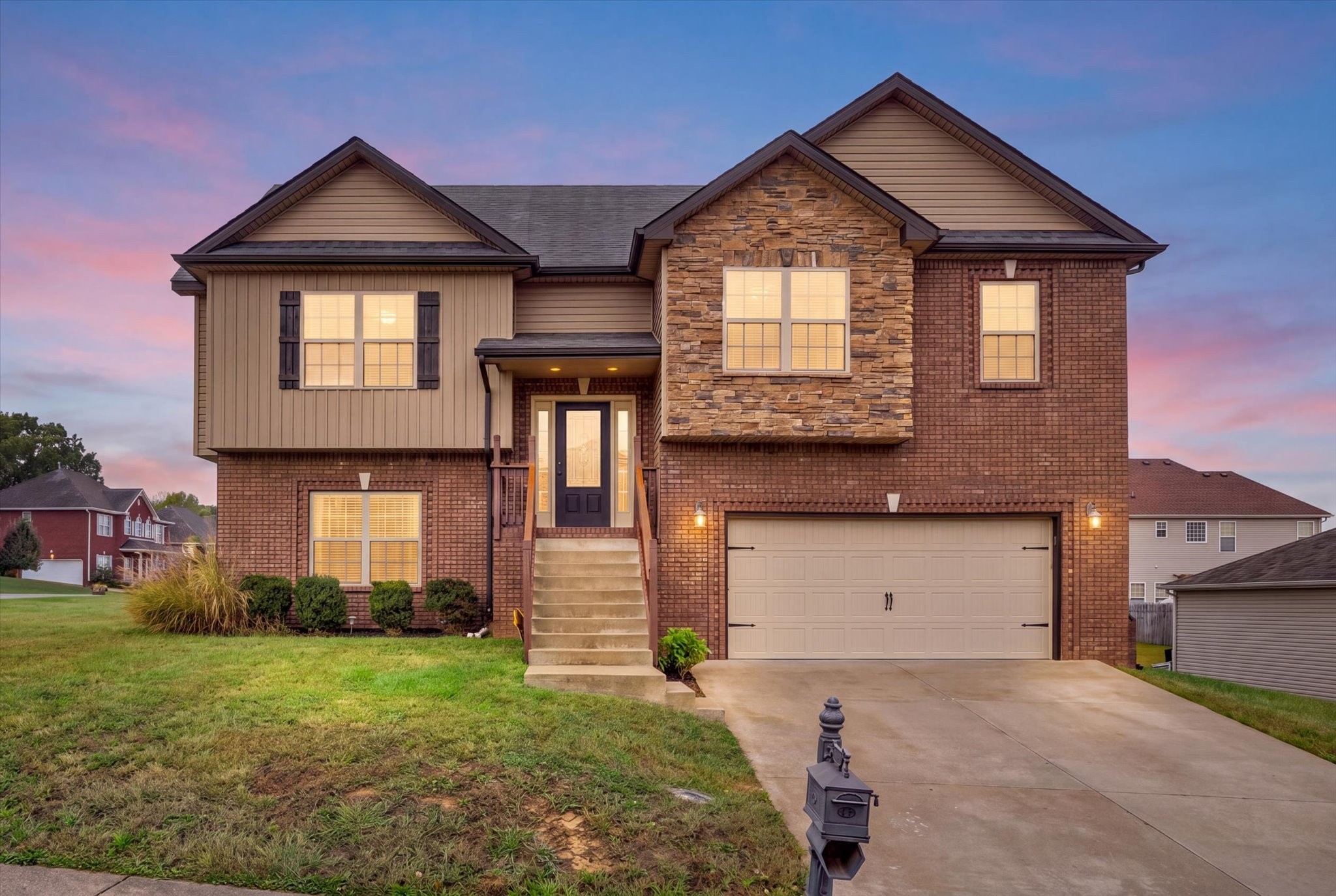200 Autumn Terrace Ln — photo