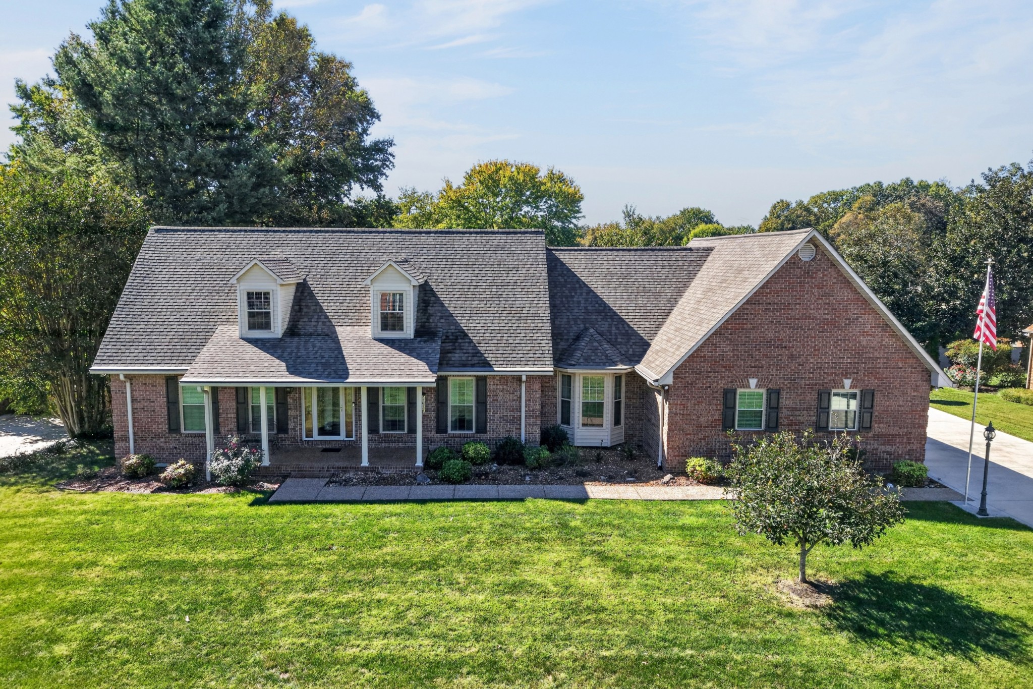 1415 Jamestown Ct — photo