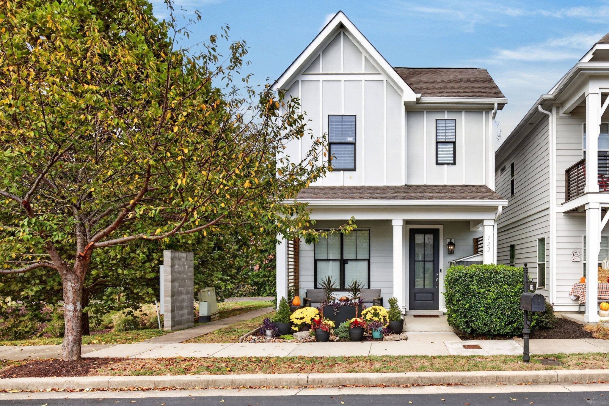 722 Cottage Park Dr — photo