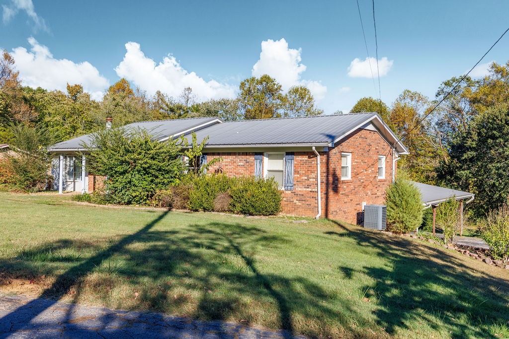 3117 McDonald Rd — photo