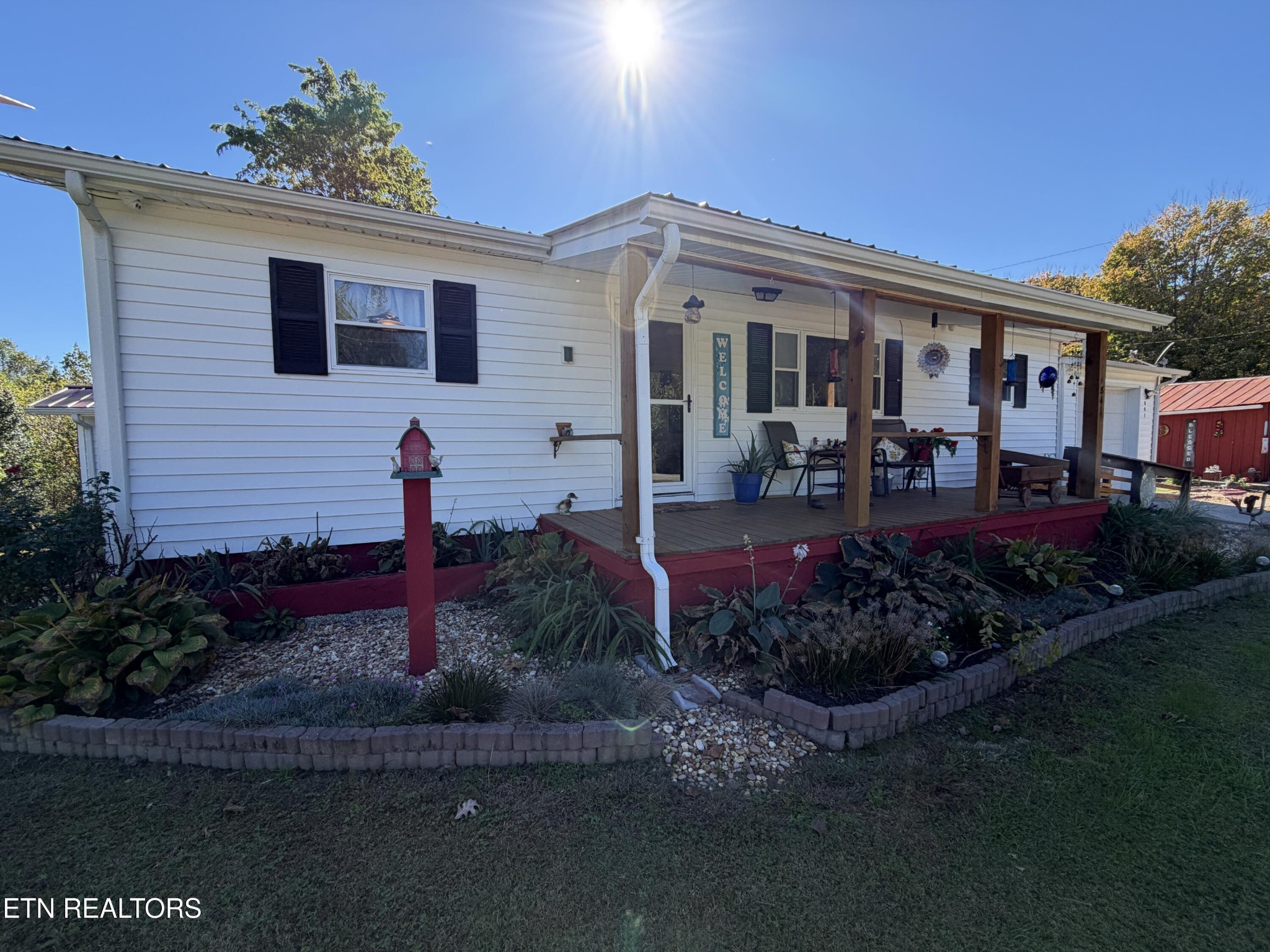 841 Yellow Cliff Rd — photo